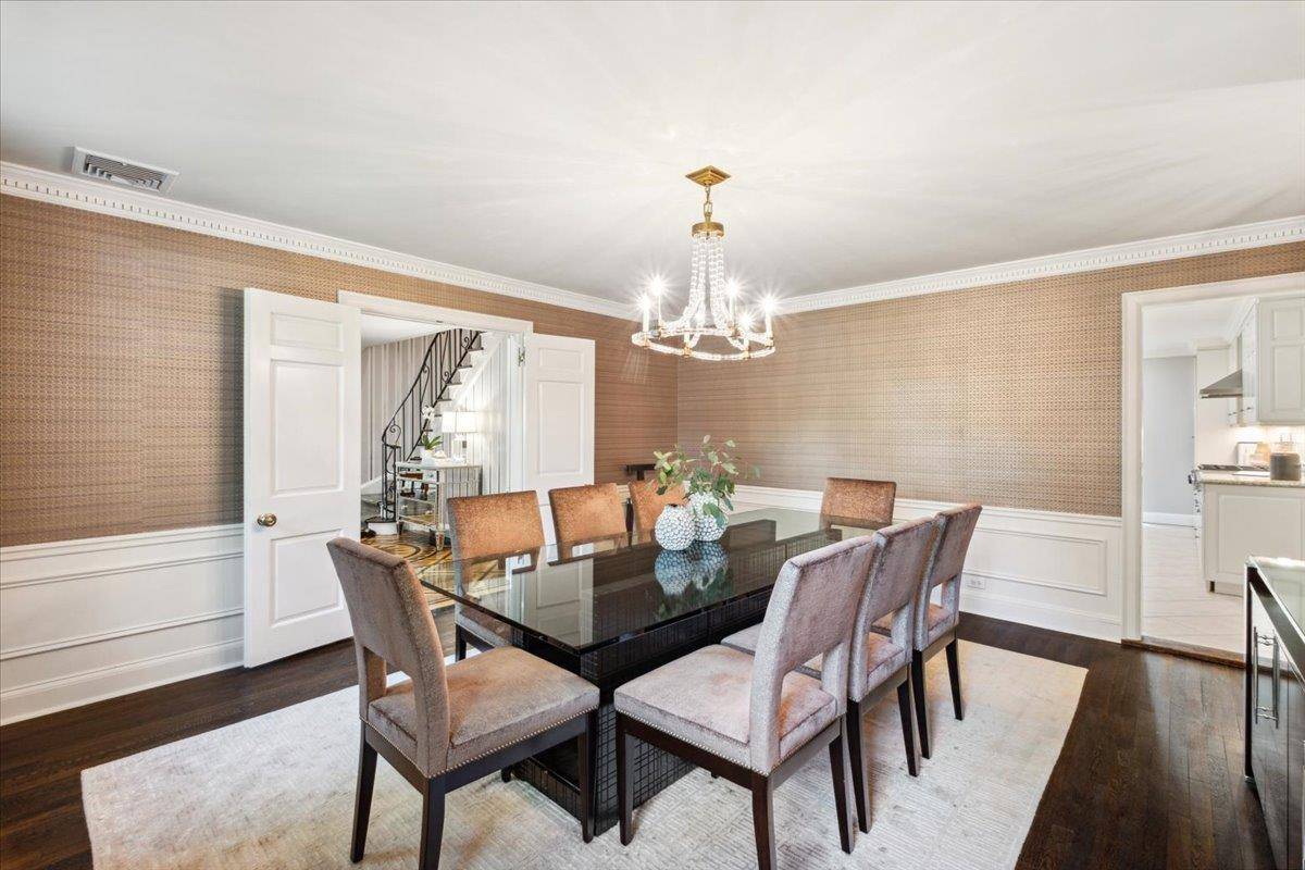 Scarsdale, NY 10583,37 Taunton RD