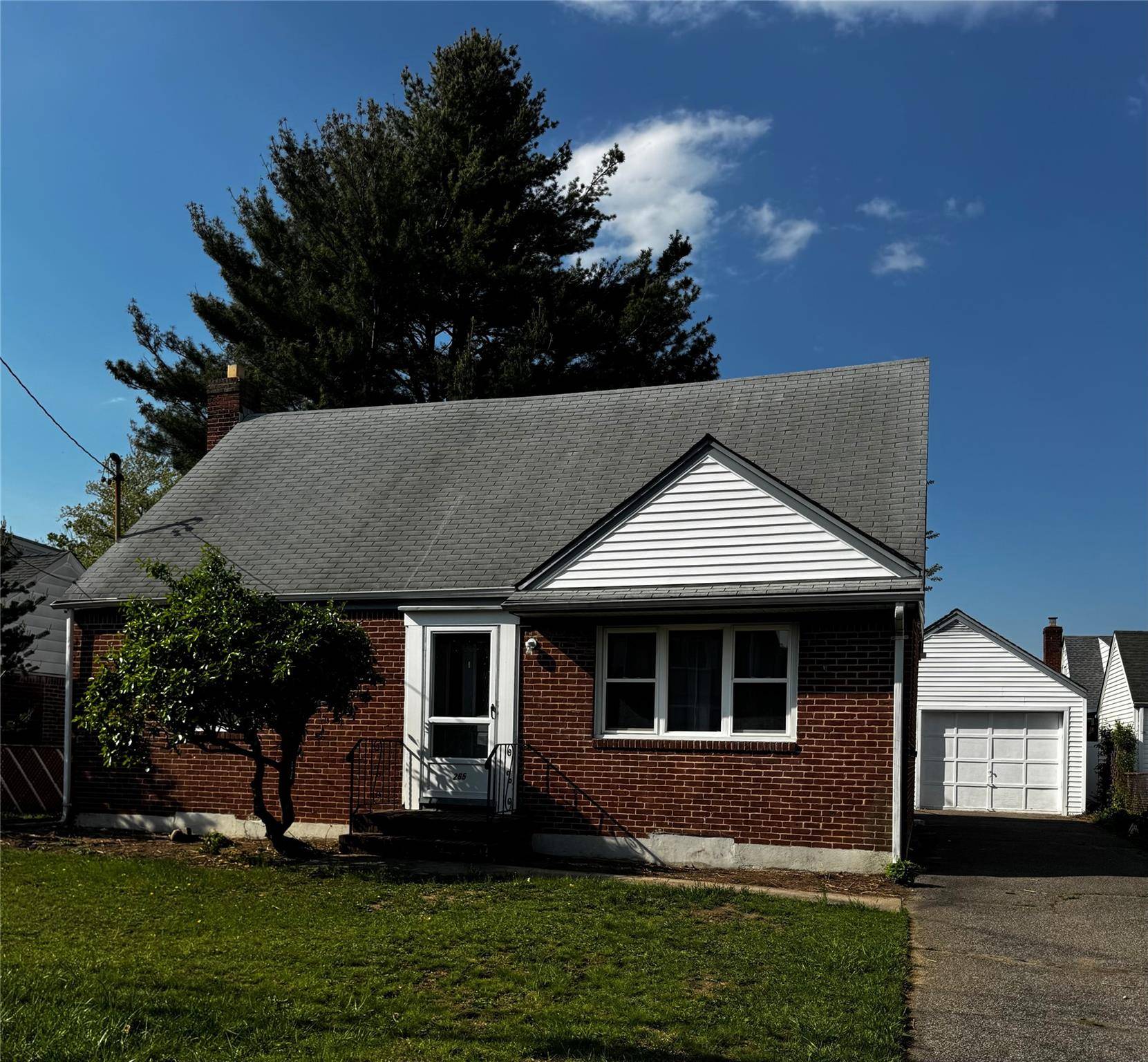 West Hempstead, NY 11552,265 Walton ST
