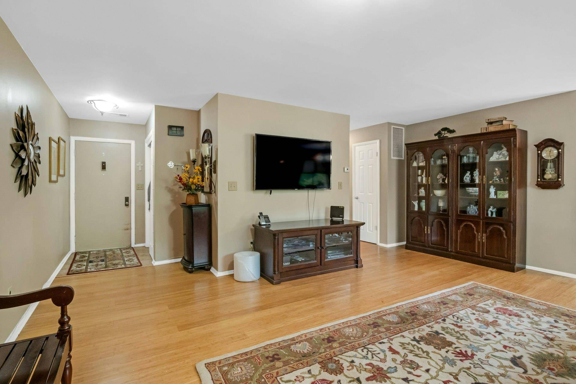 Yorktown Heights, NY 10598,82 Molly Pitcher LN #B