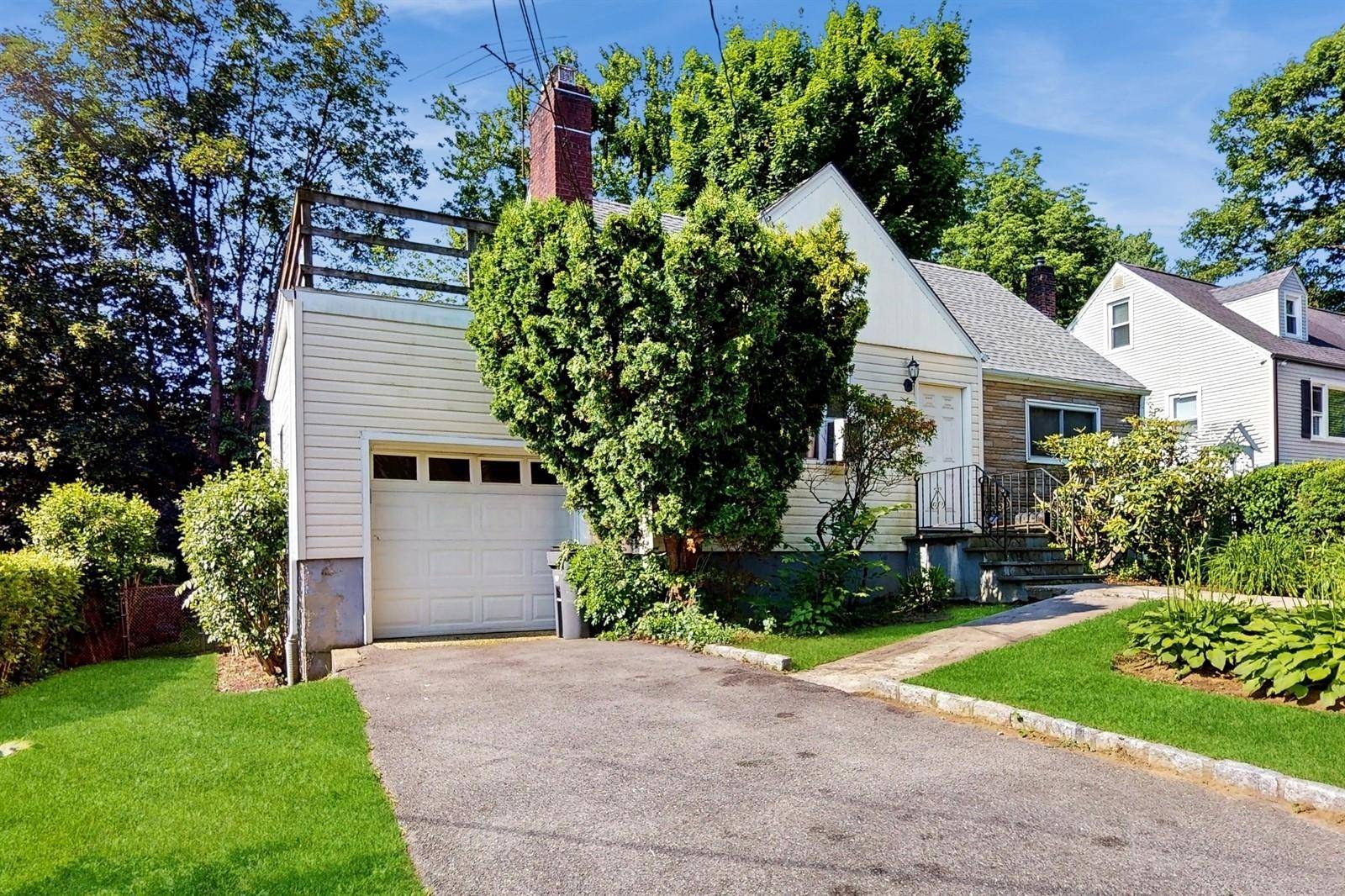White Plains, NY 10607,42 Juniper Hill RD
