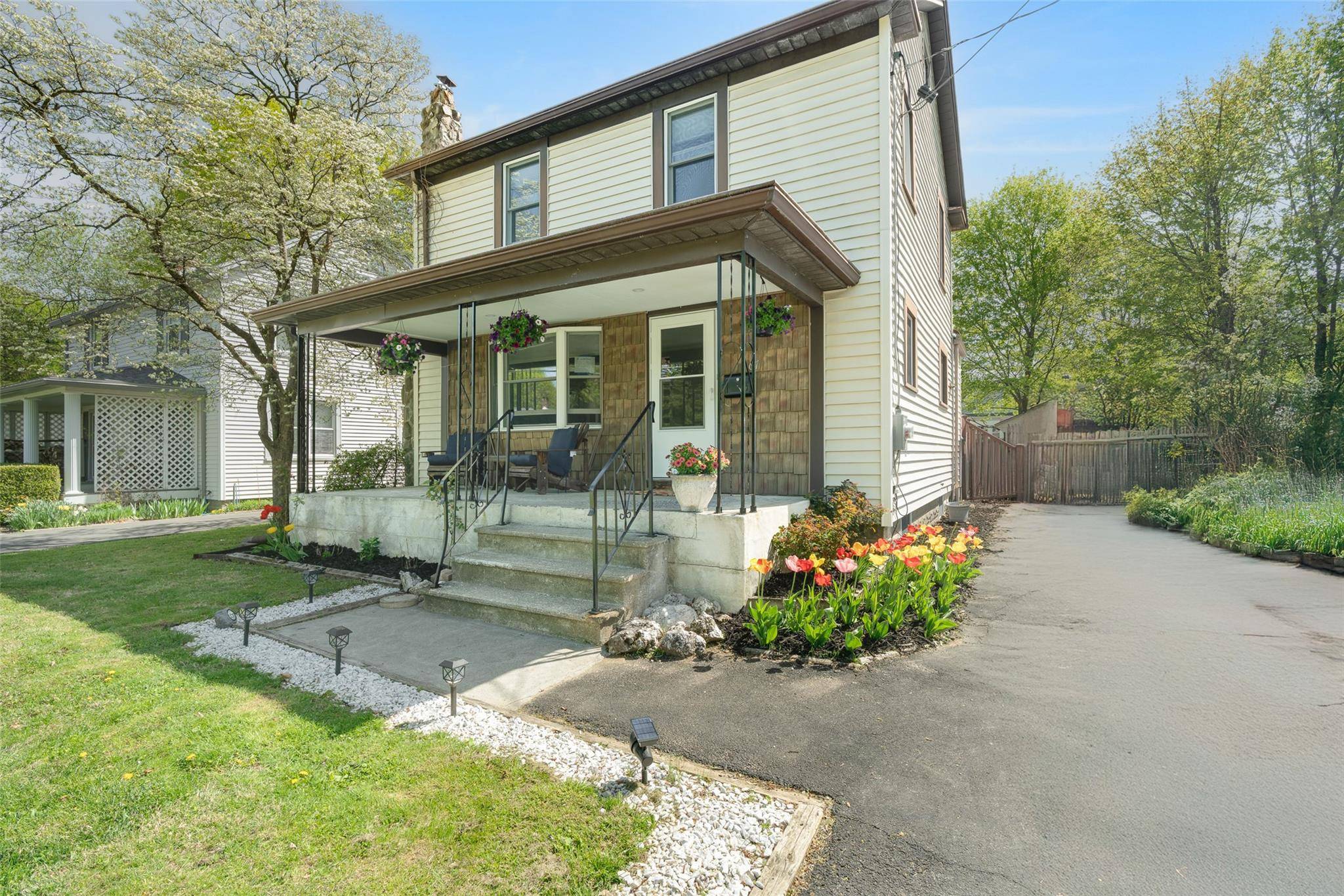 Rhinebeck, NY 12572,67 Arnett RD