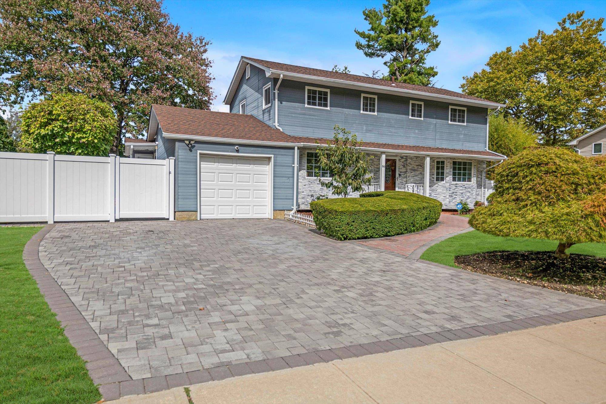 Jericho, NY 11753,66 Rockland DR