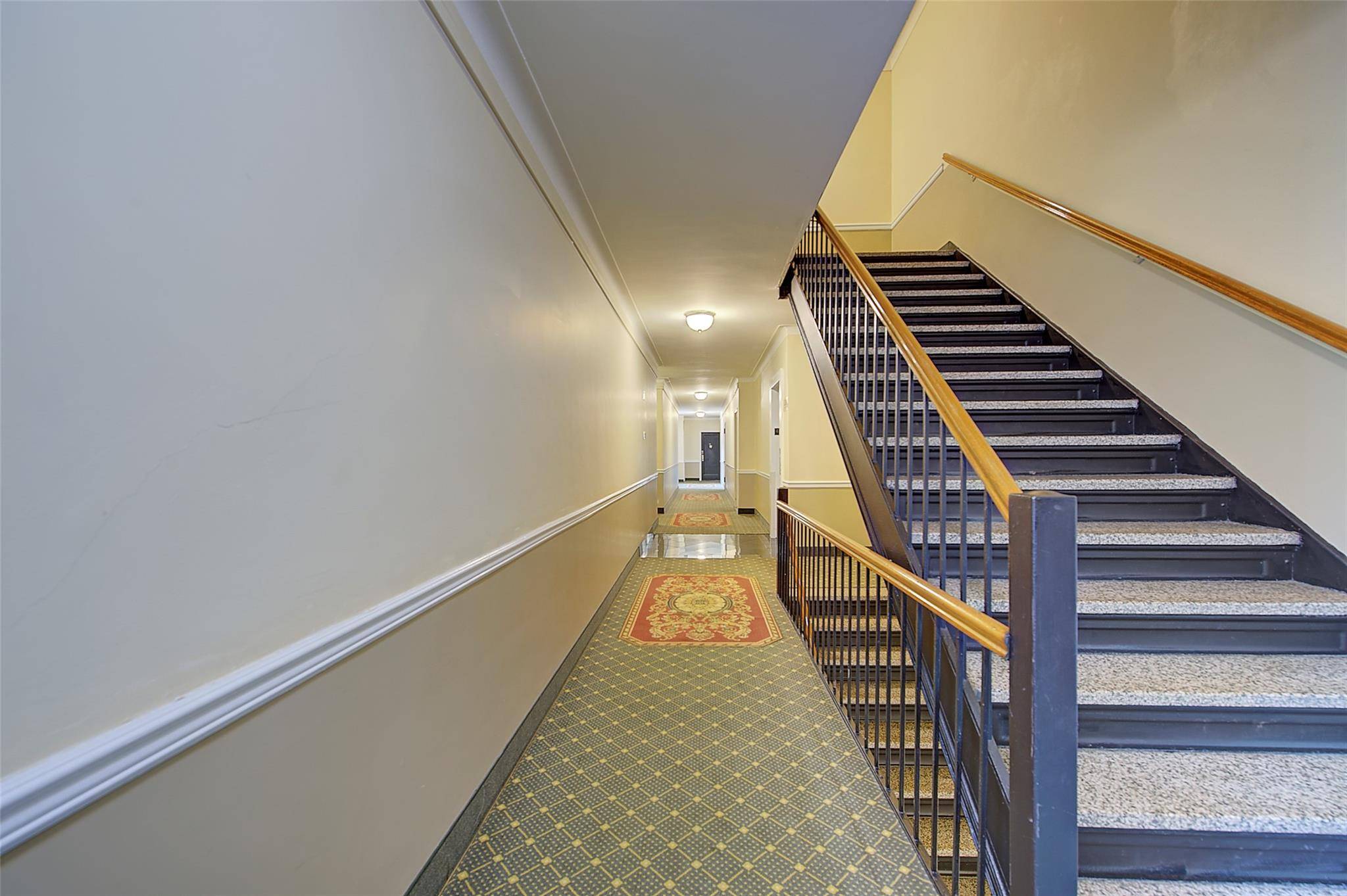 Forest Hills, NY 11375,76-36 113th ST #1V