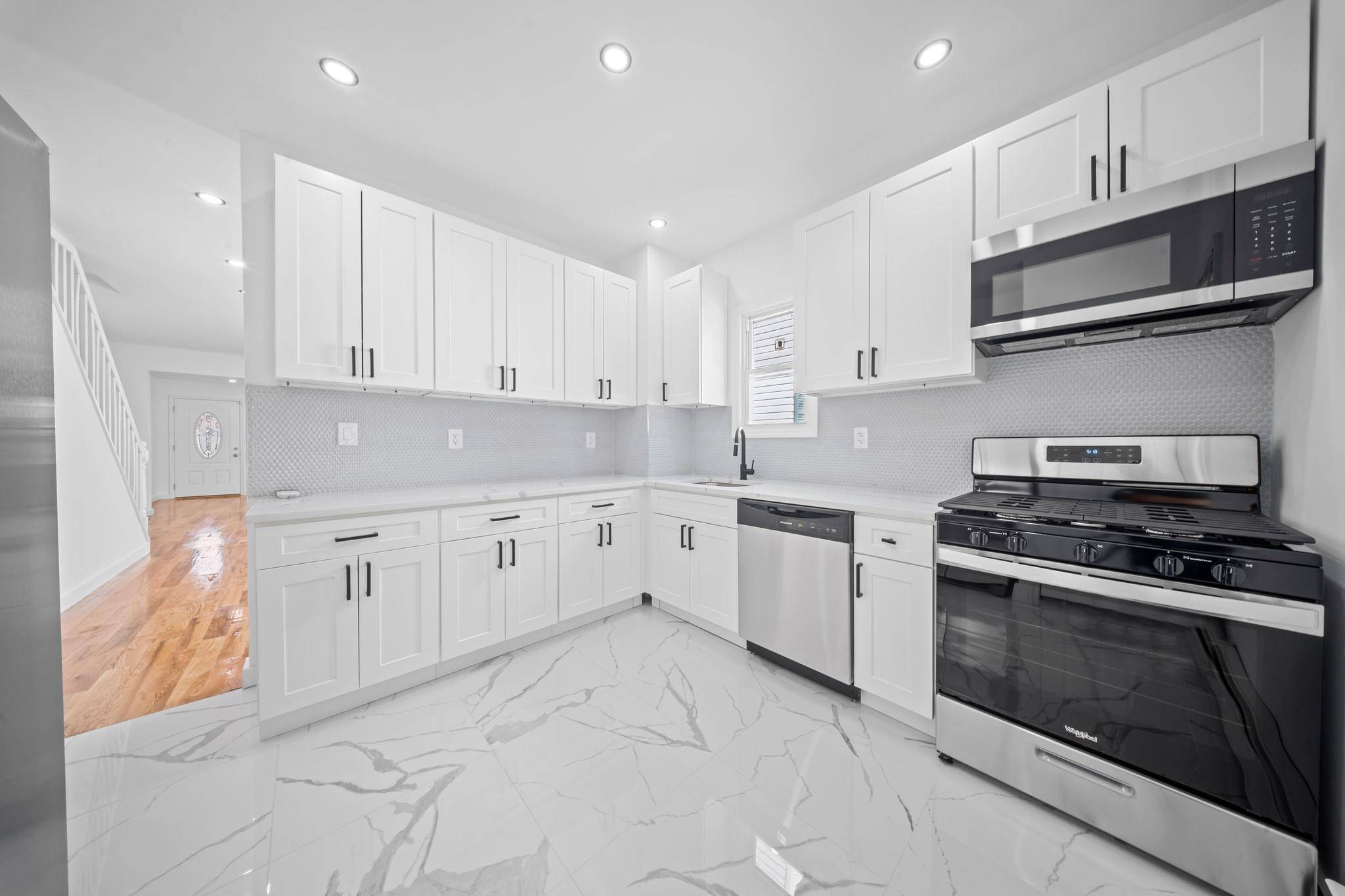 Jamaica, NY 11433,11046 174th ST