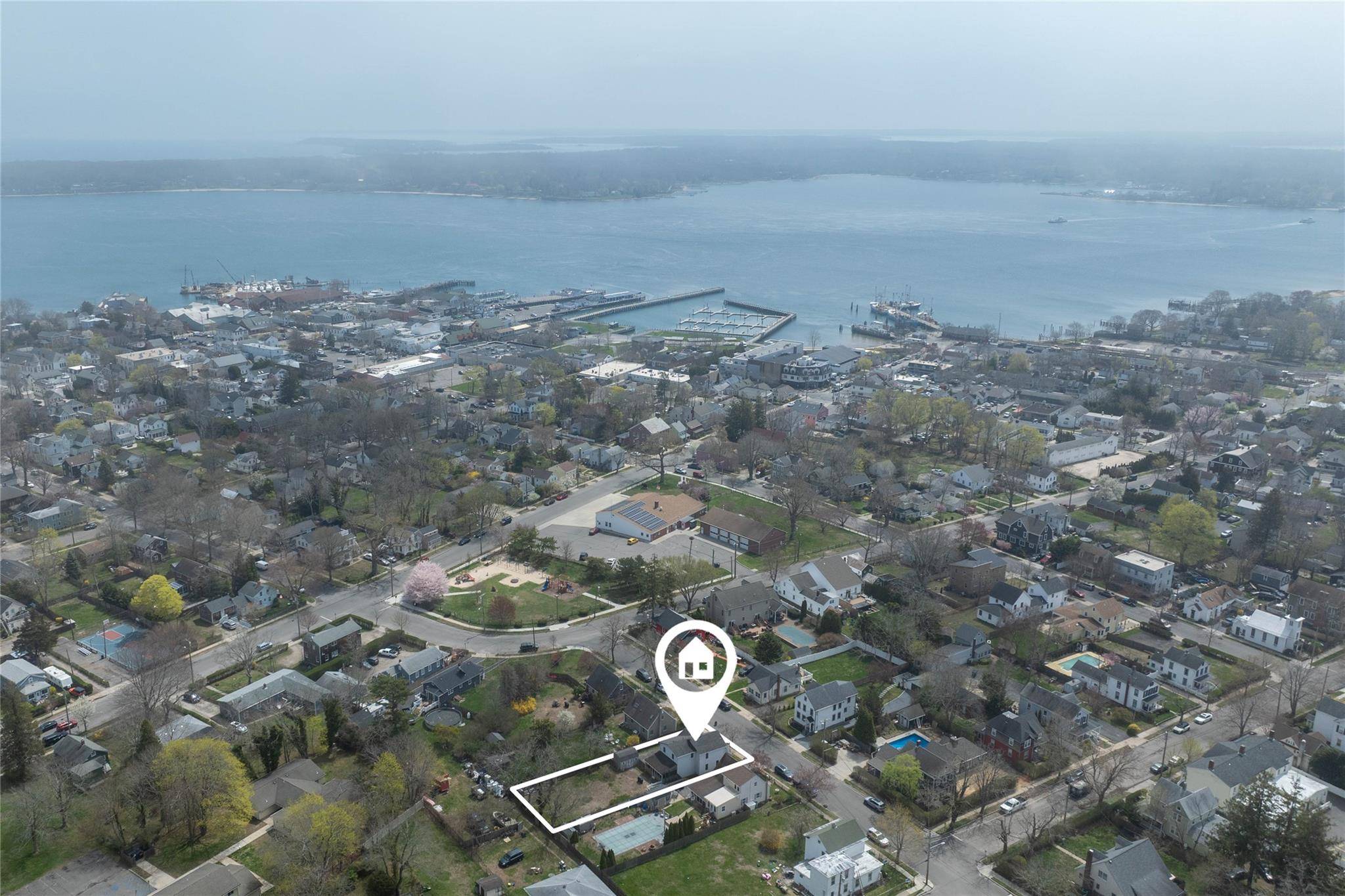 Greenport, NY 11944,416 West ST