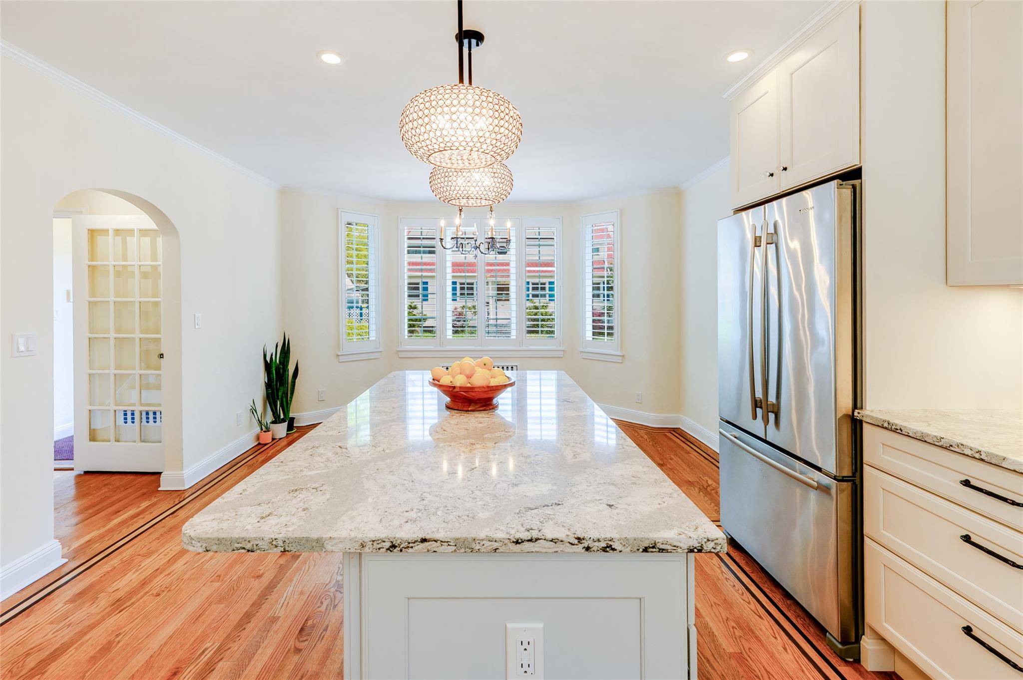 Pelham, NY 10803,8 Manning CIR