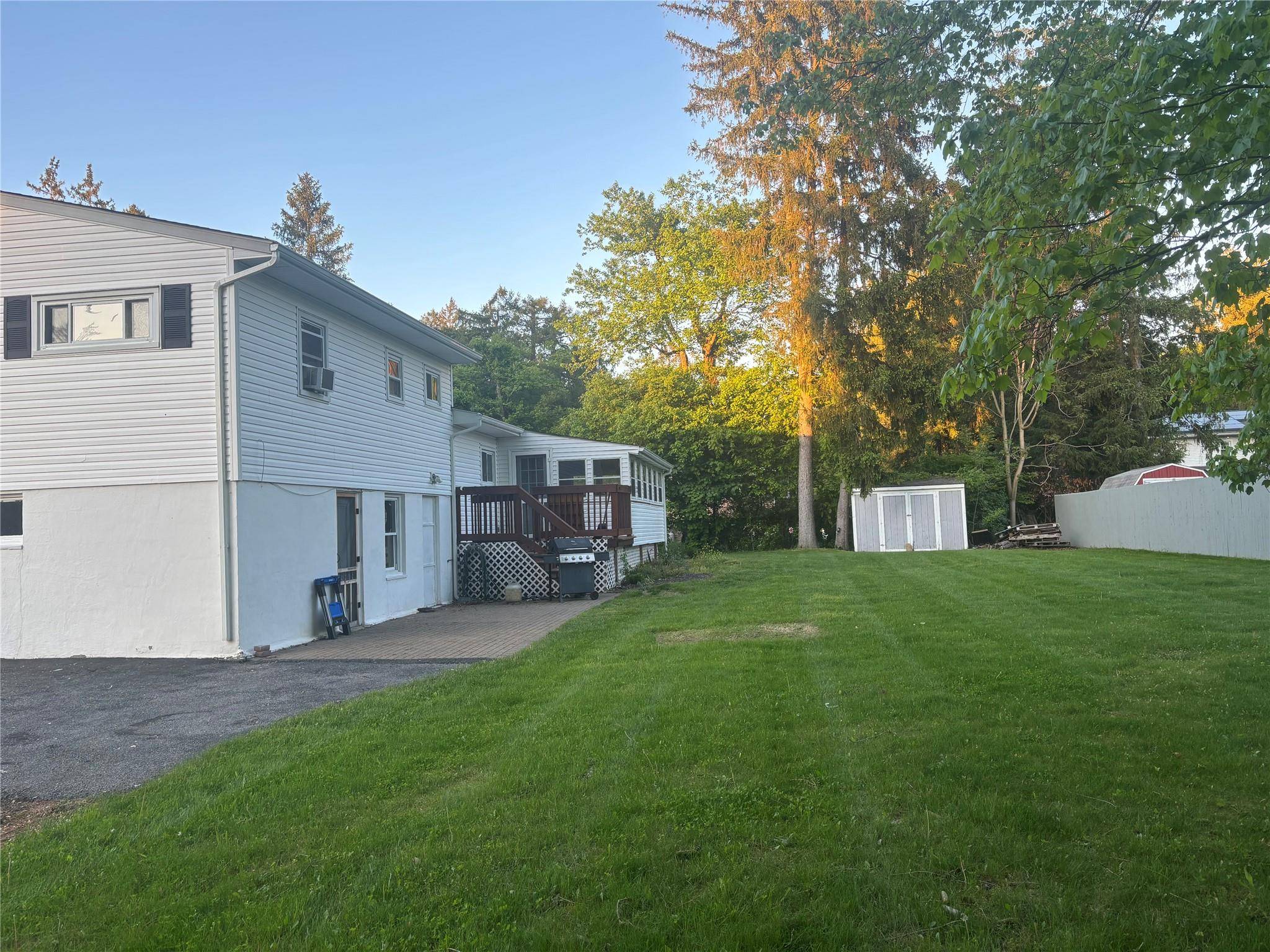 Hyde Park, NY 12538,32 Lawrence RD