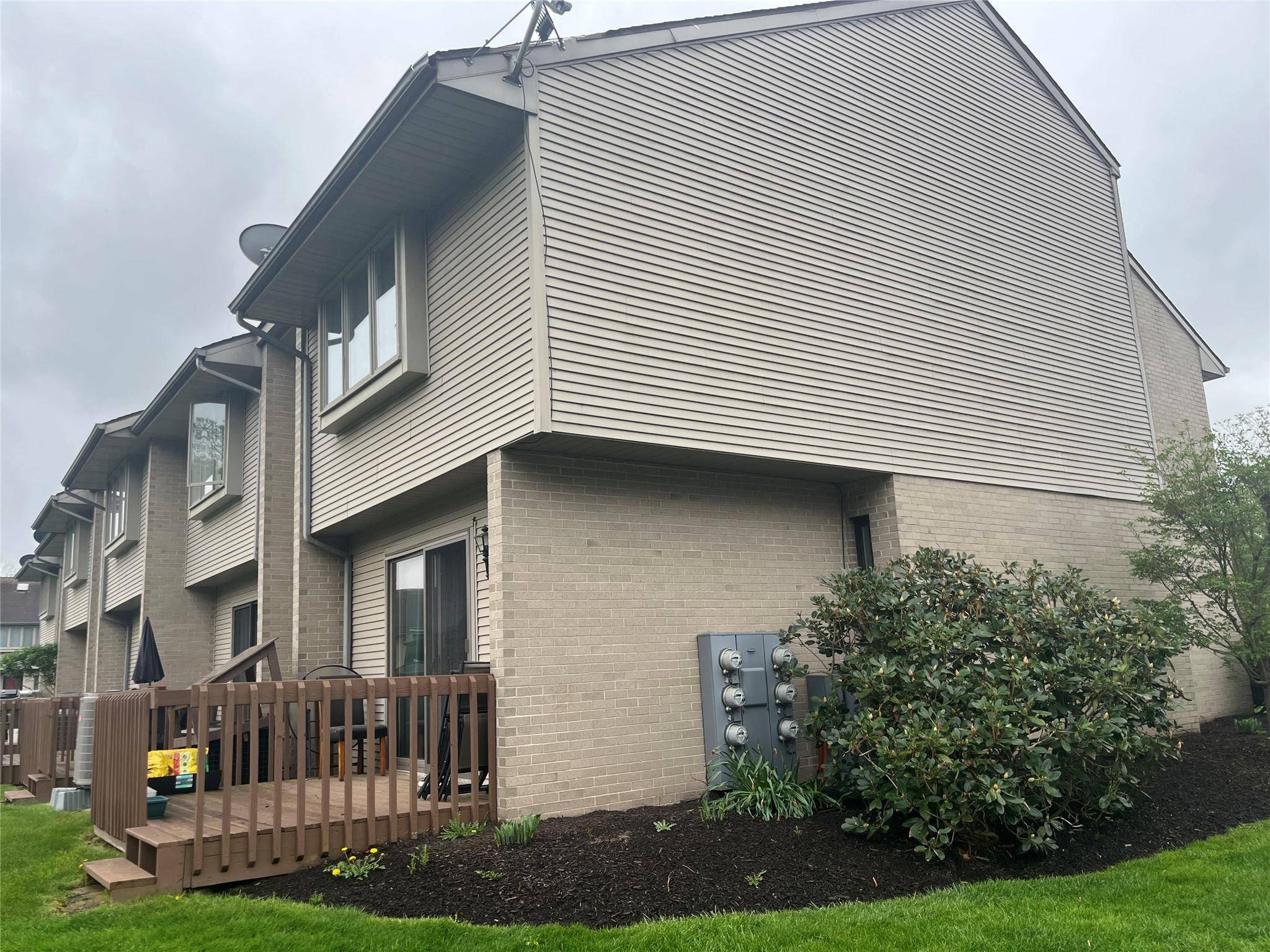 Call Listing Agent, NY 06708,827 oronoke RD #5-1