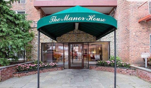 Douglaston, NY 11362,241-20 Northern BLVD #3H