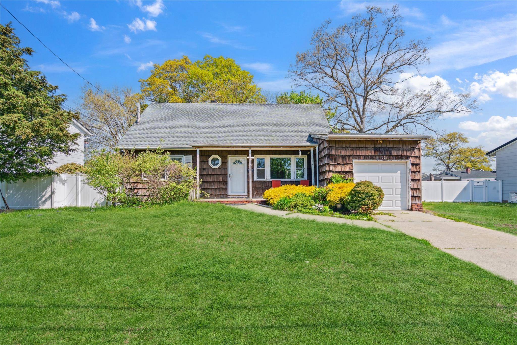 Brentwood, NY 11717,149 Le Grand St