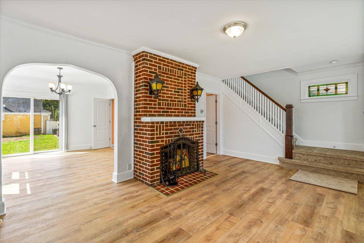 Floral Park, NY 11001,264 Bryant AVE