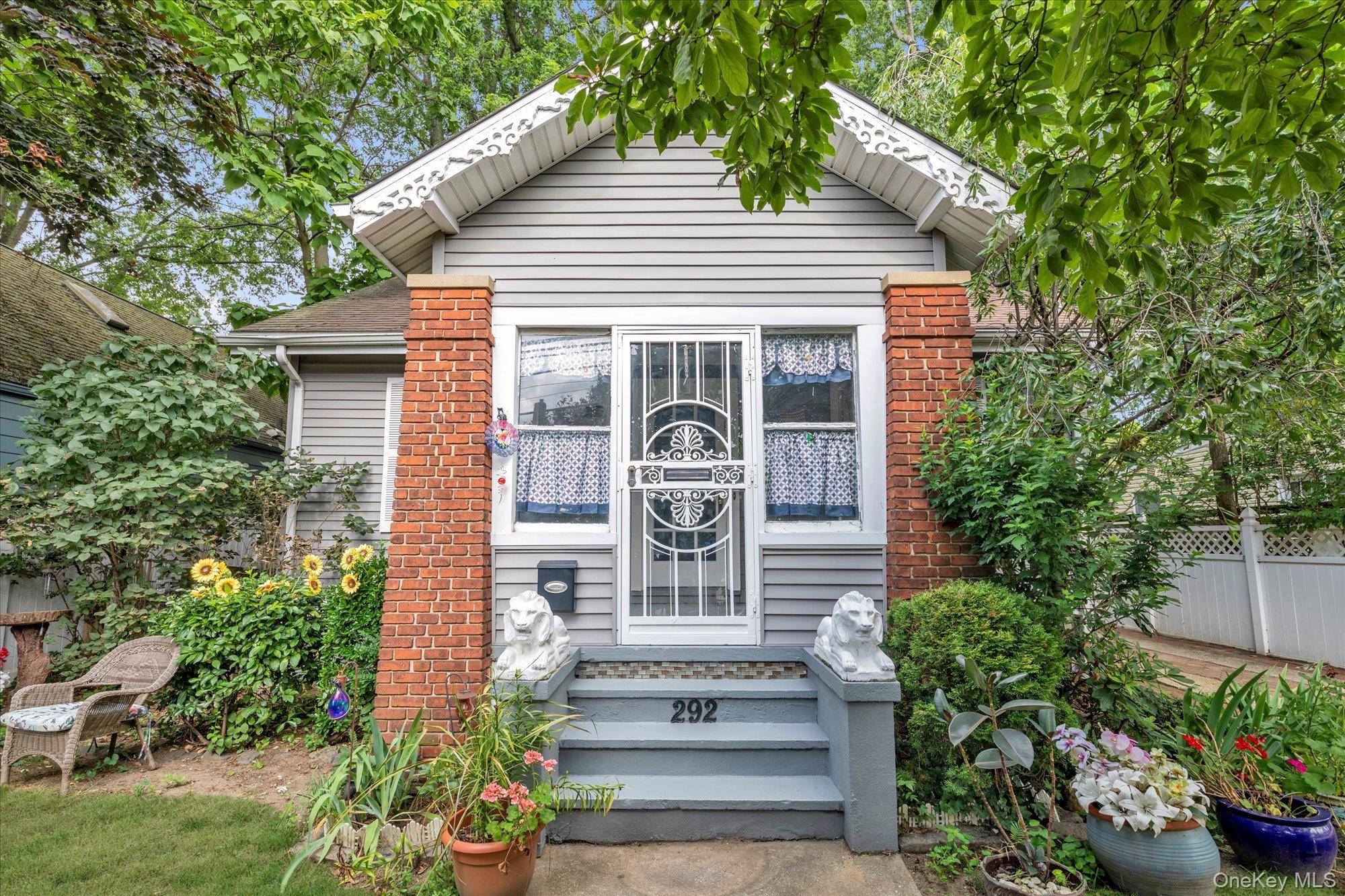East Rockaway, NY 11518,292 Ocean AVE