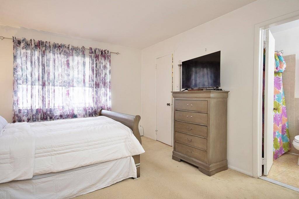 Suffern, NY 10901,292 Parkside DR