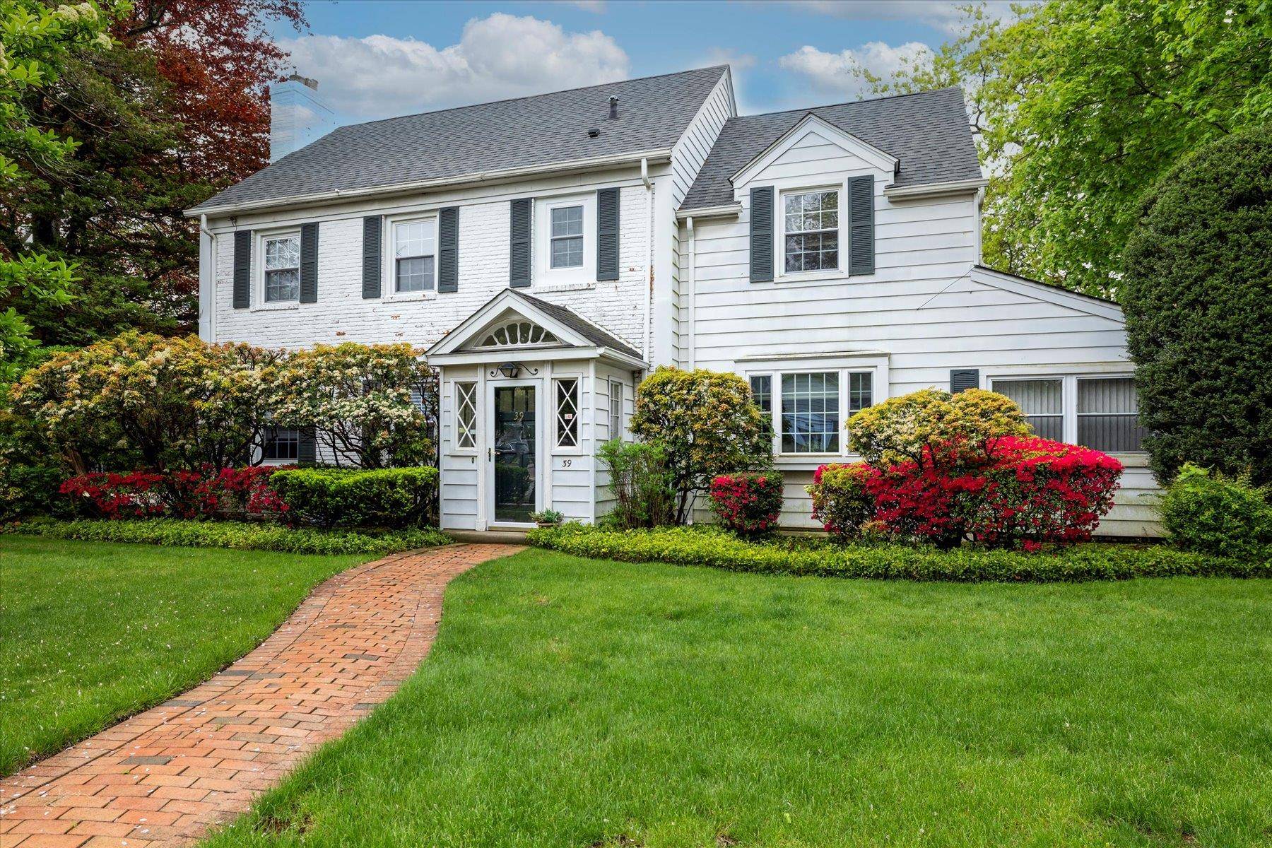 Rockville Centre, NY 11570,39 Searing ST