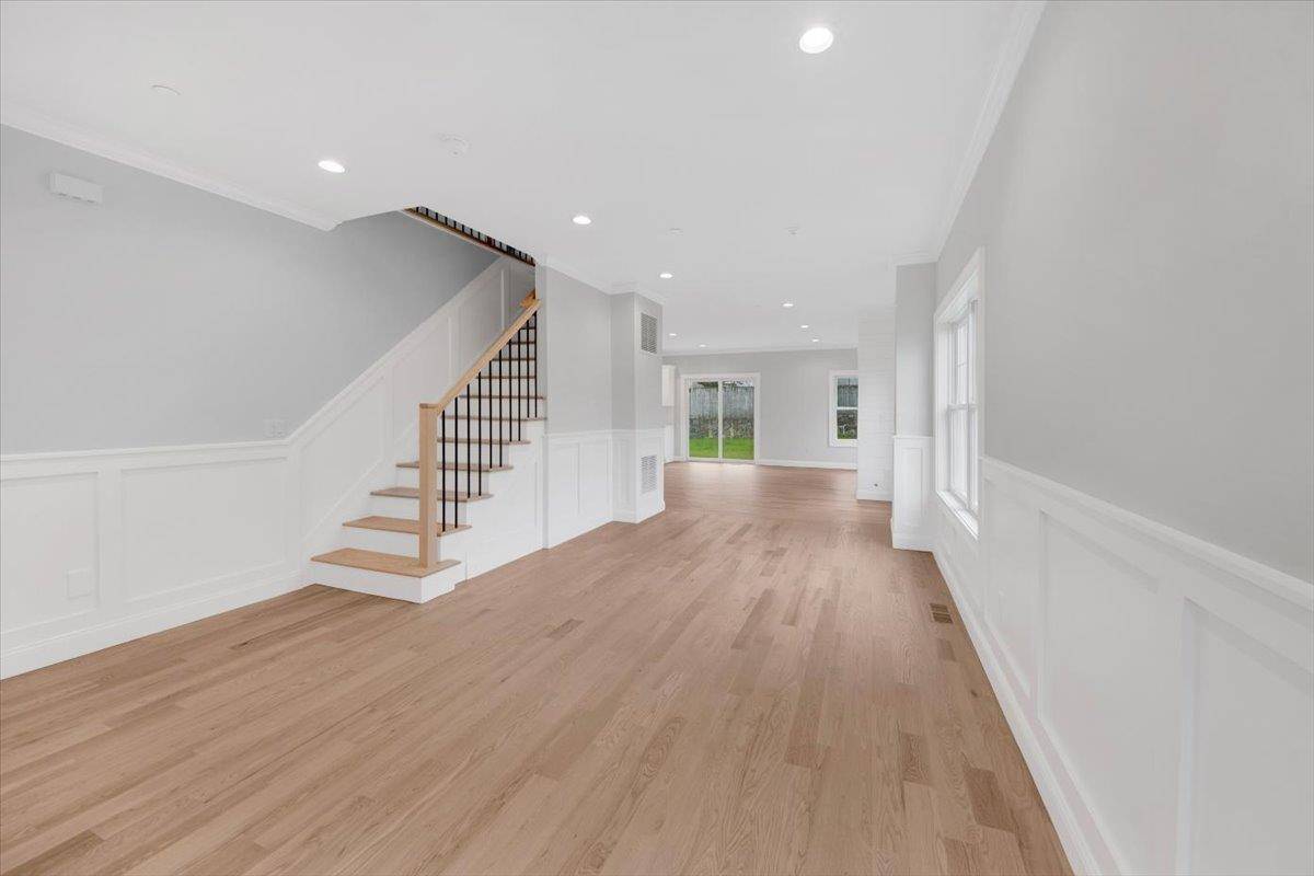 West Harrison, NY 10604,136 Gainsborg AVE