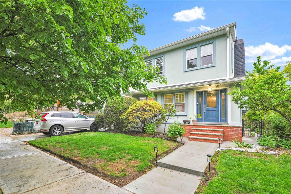 Kew Gardens, NY 11415,114 81st AVE