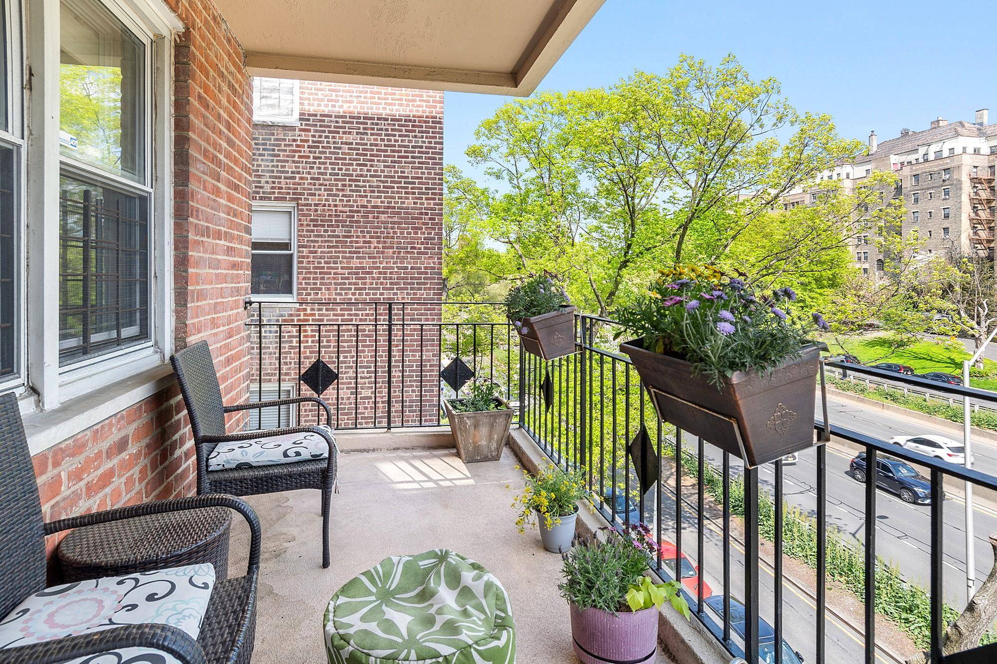 Bronx, NY 10463,2711 Henry Hudson Pkwy #5A
