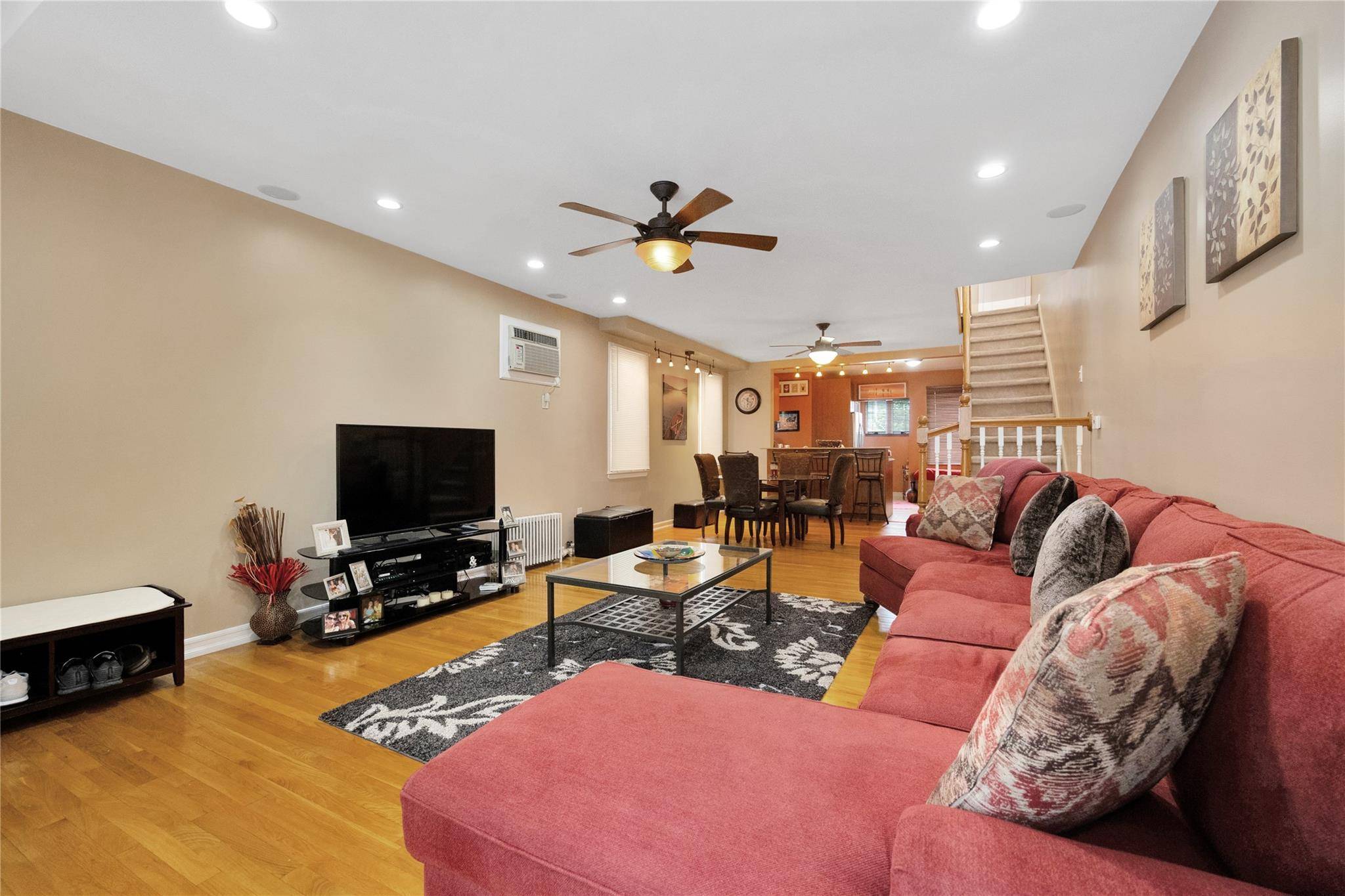 Glendale, NY 11385,78-28 64 PL