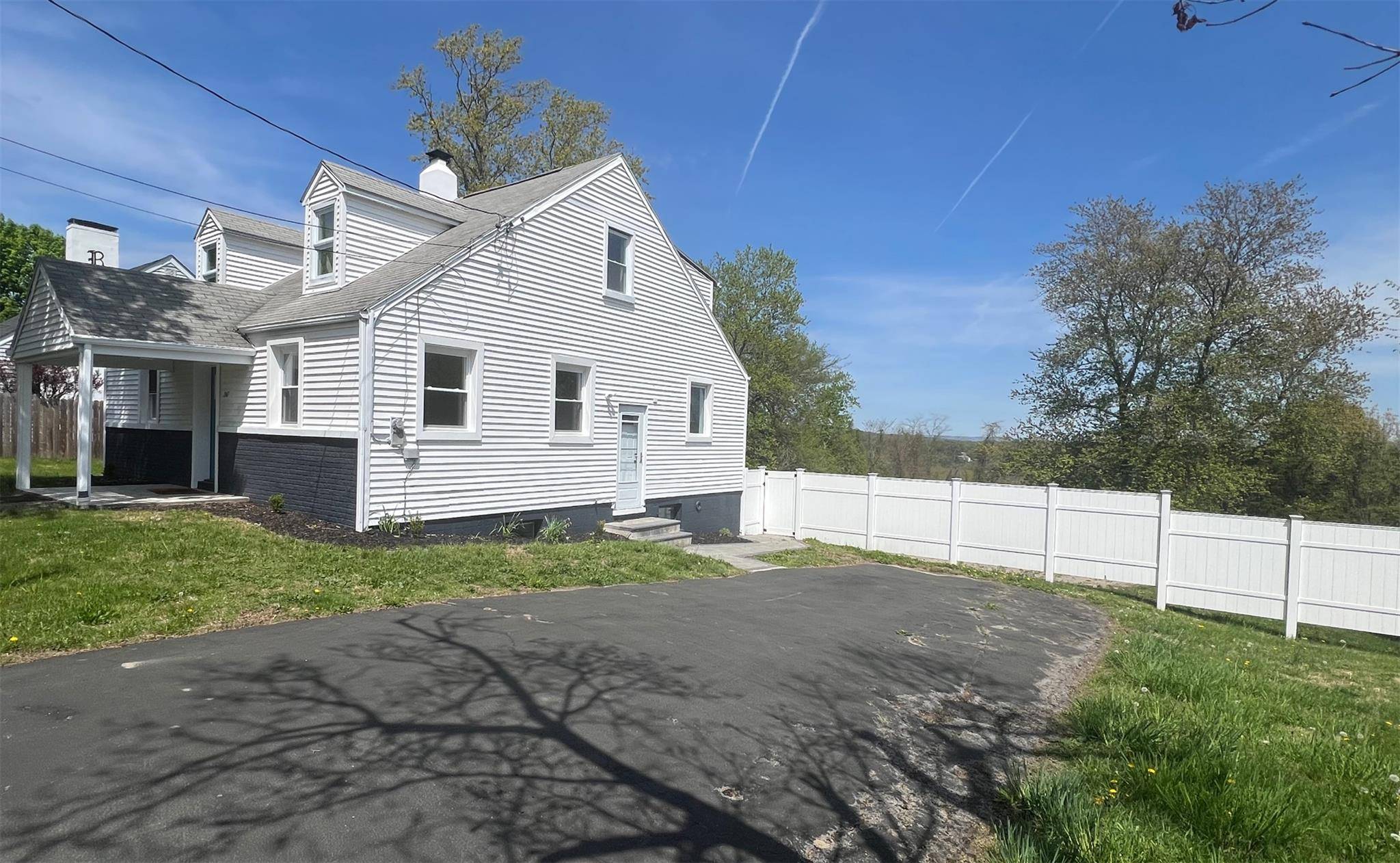 Fishkill, NY 12524,247 Osborne Hill RD