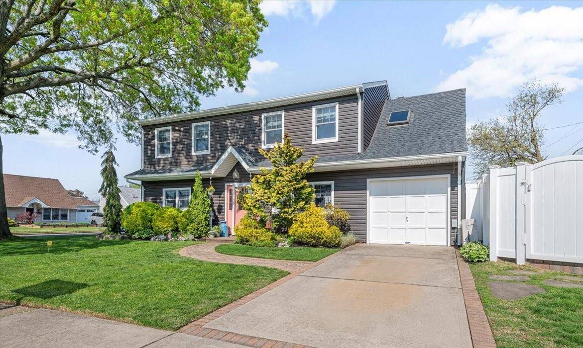 Bethpage, NY 11714,340 Martin PL