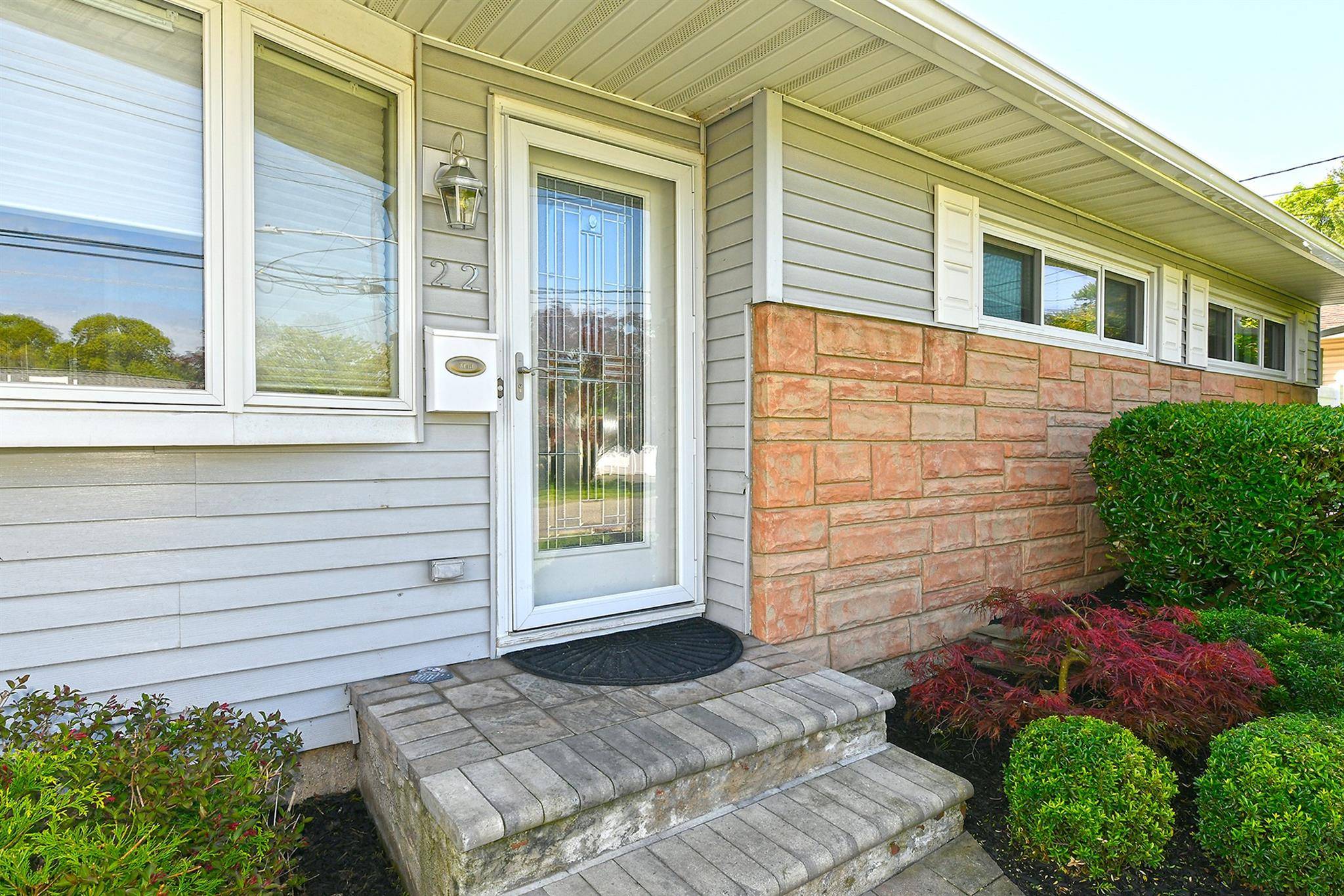 Huntington Station, NY 11746,22 W Park DR