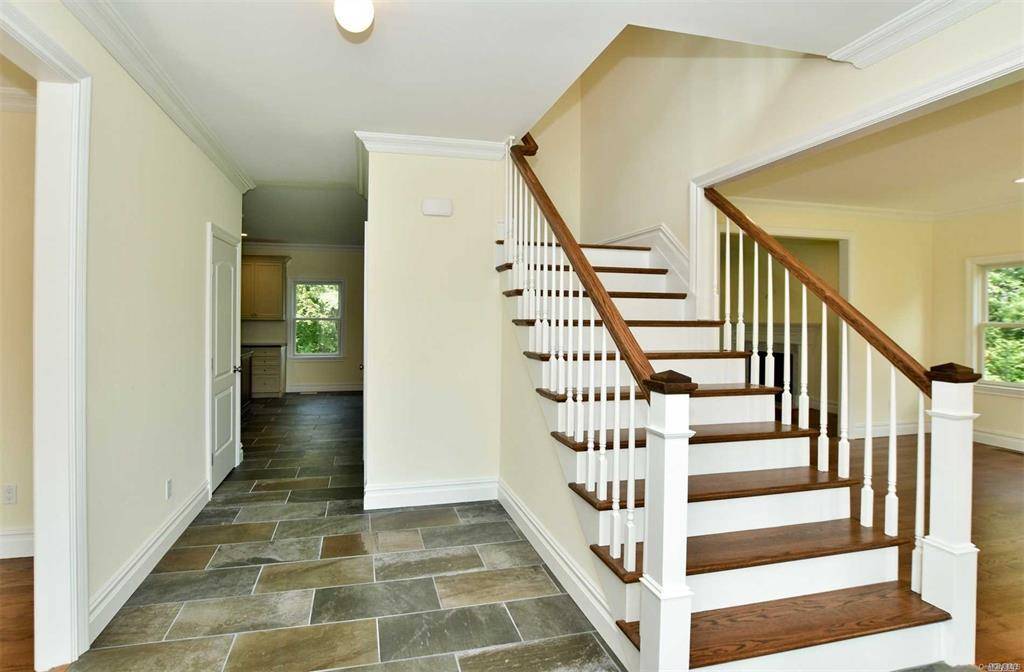 Northport, NY 11768,52 Hillside PL