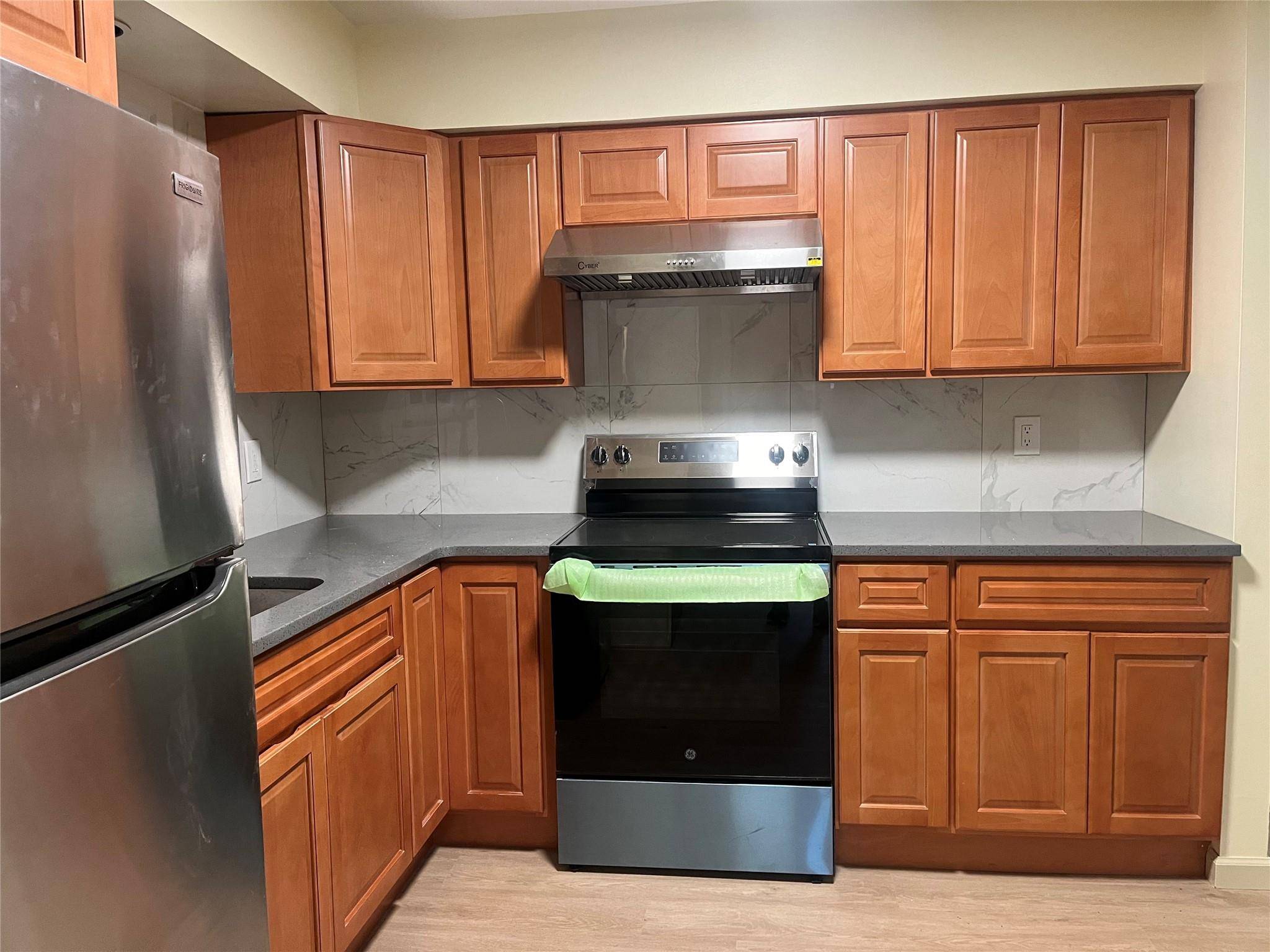 Glen Cove, NY 11542,7 Star LN
