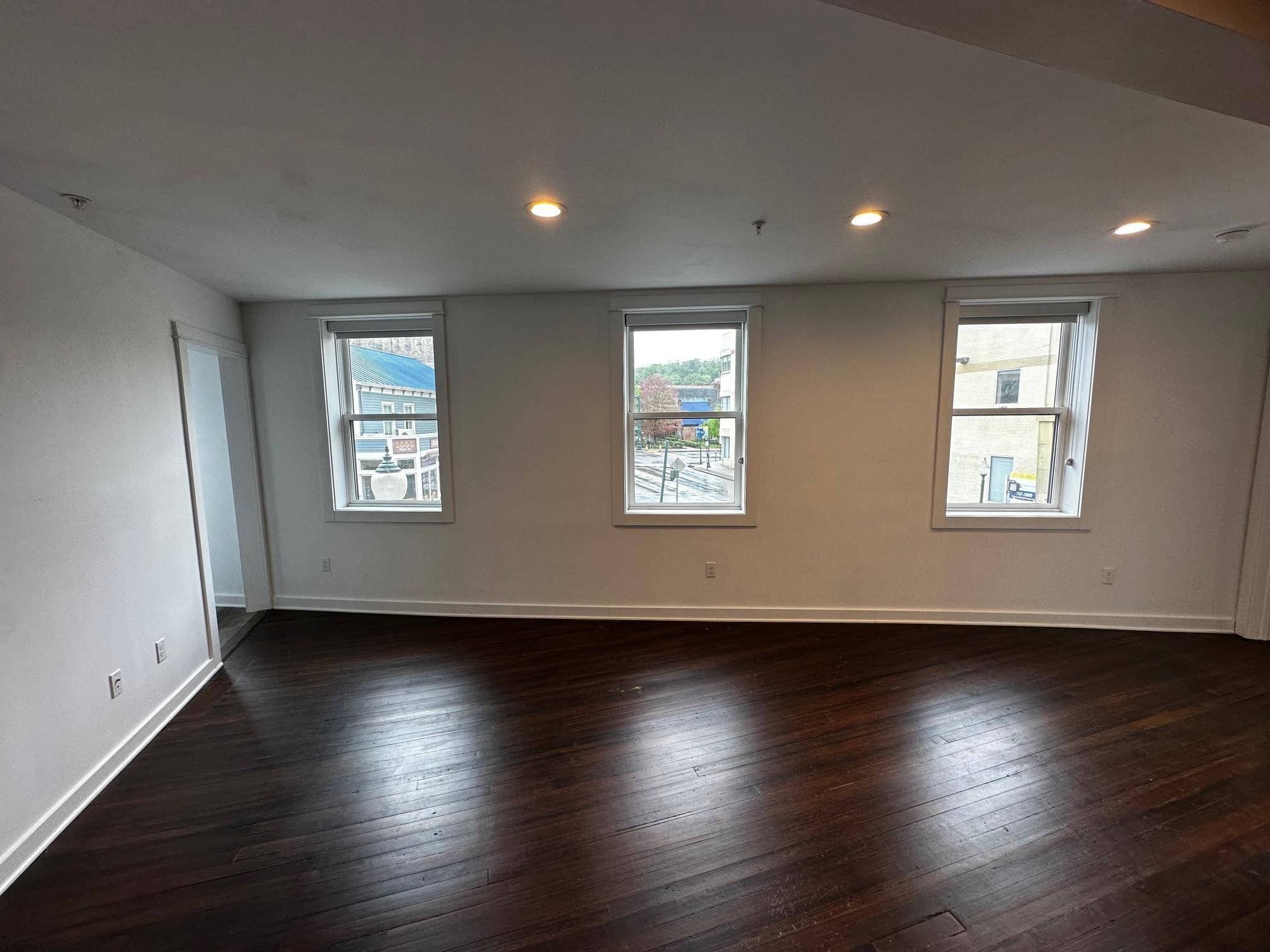 Peekskill, NY 10566,108 N Division ST #201