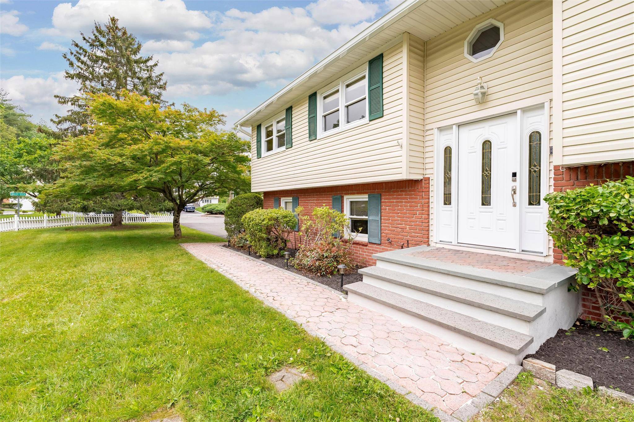 Nanuet, NY 10954,11 Norge AVE