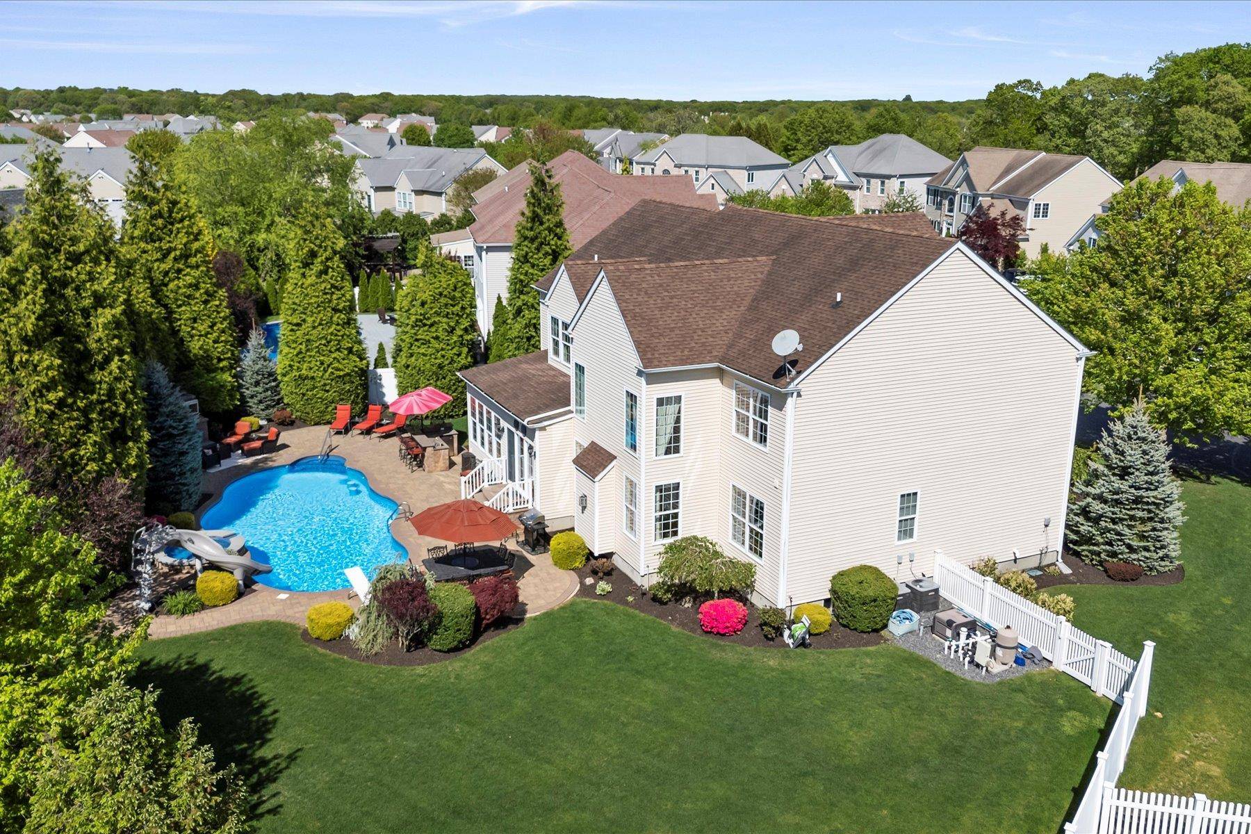 Mount Sinai, NY 11766,7 Moreland CT
