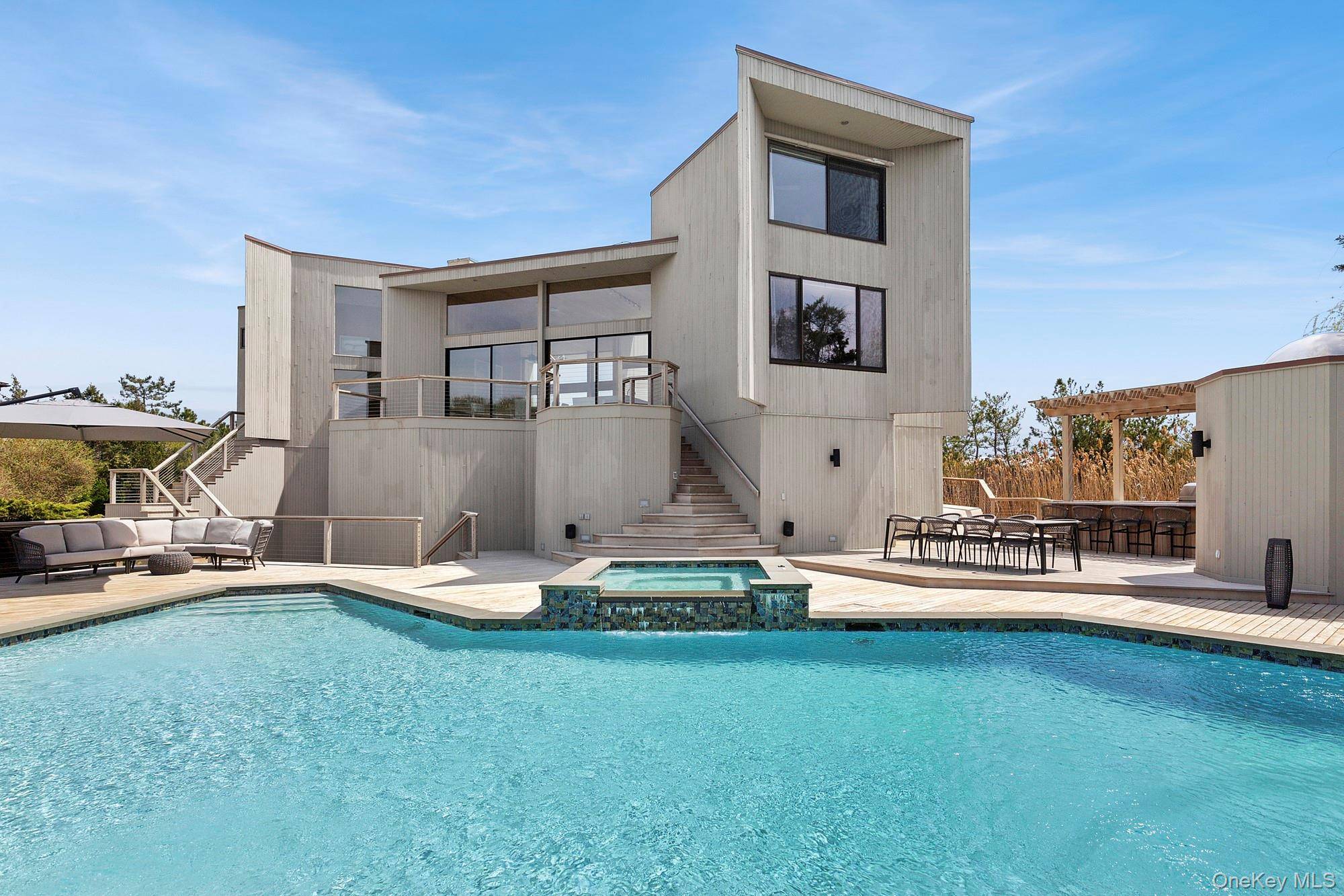 Westhampton Beach, NY 11978,199 Dune RD