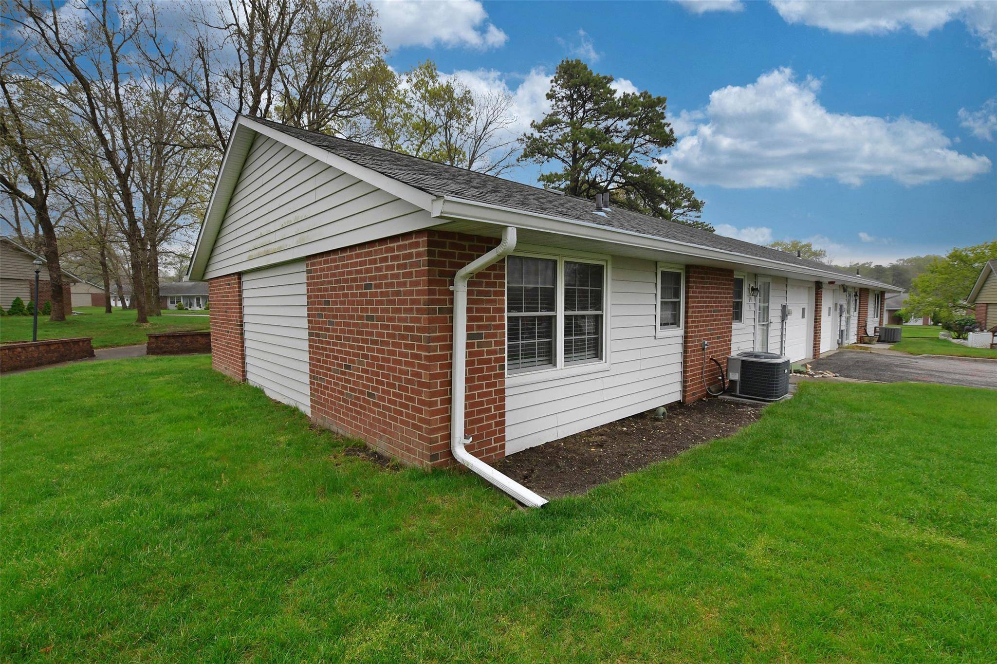 Ridge, NY 11961,69 Enfield CT #B