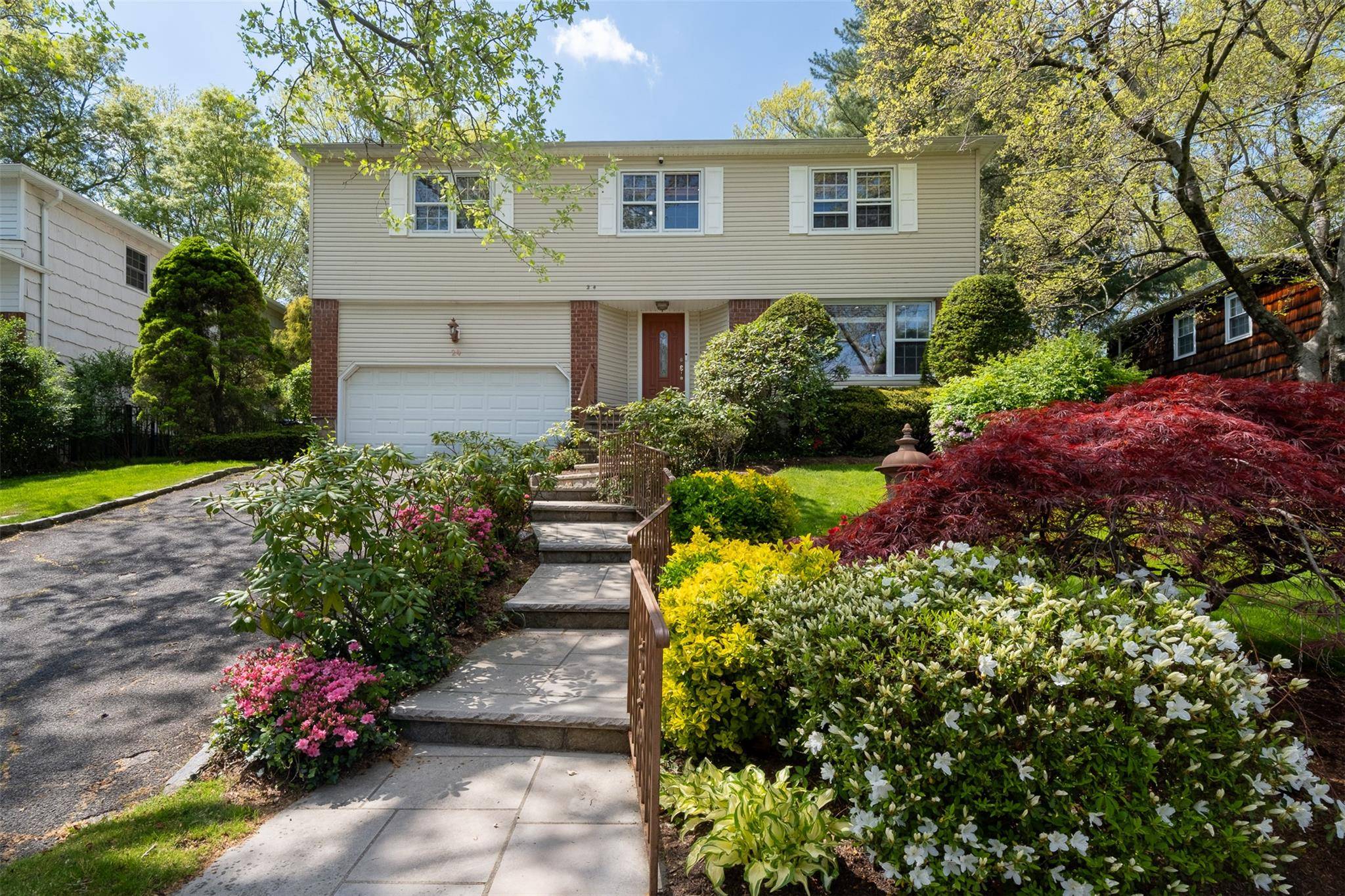 New Rochelle, NY 10804,24 Sheldrake PL