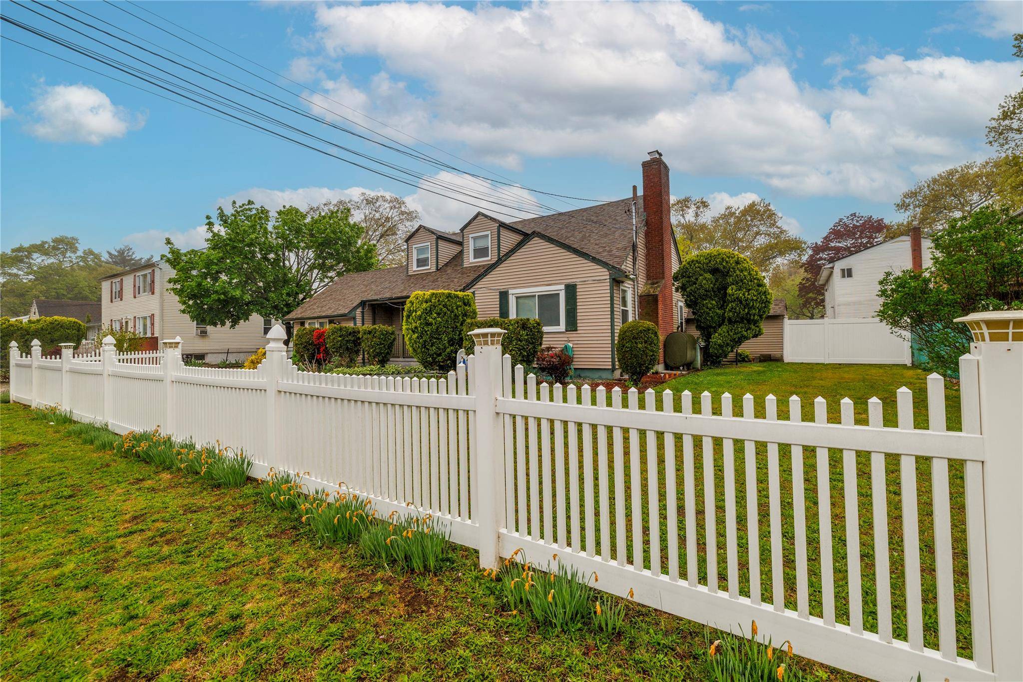 Copiague, NY 11726,265 Beachview ST
