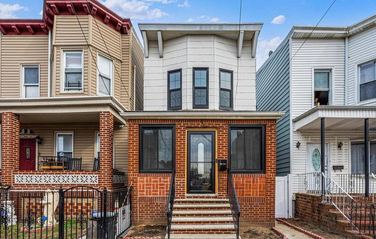 Woodhaven, NY 11421,88-23 75th ST
