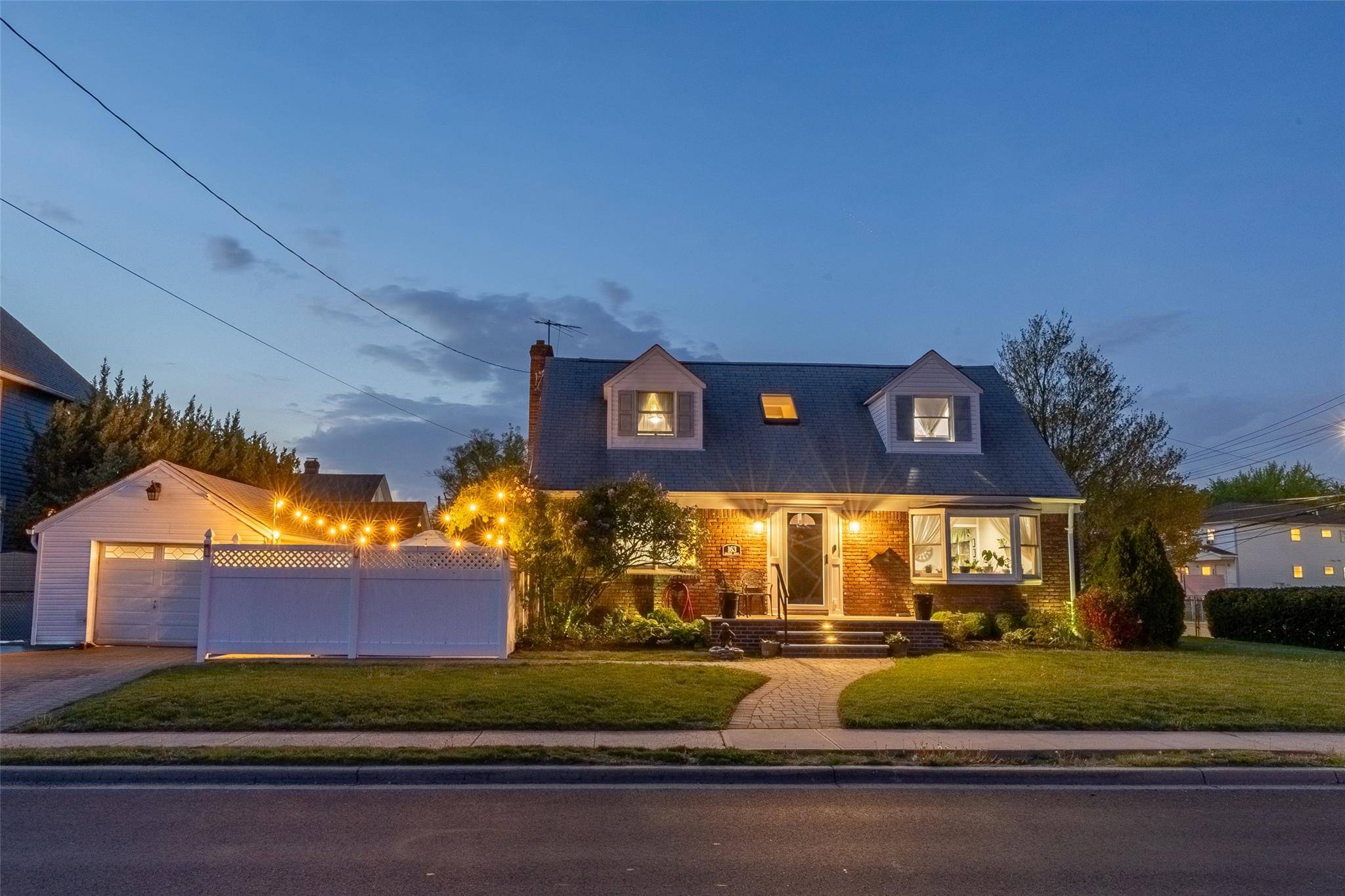 Oceanside, NY 11572,163 Bellevue AVE
