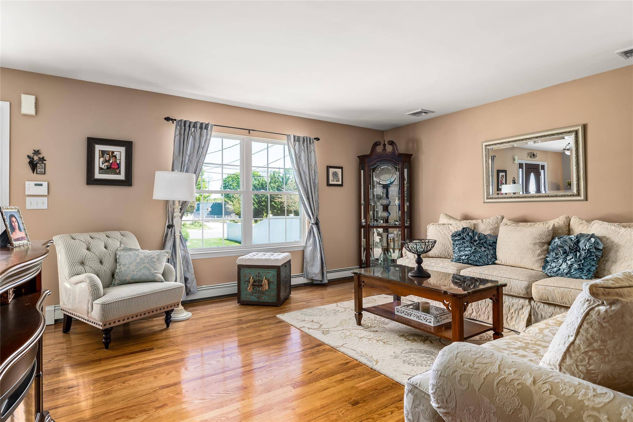 Sayville, NY 11782,12 Macon AVE