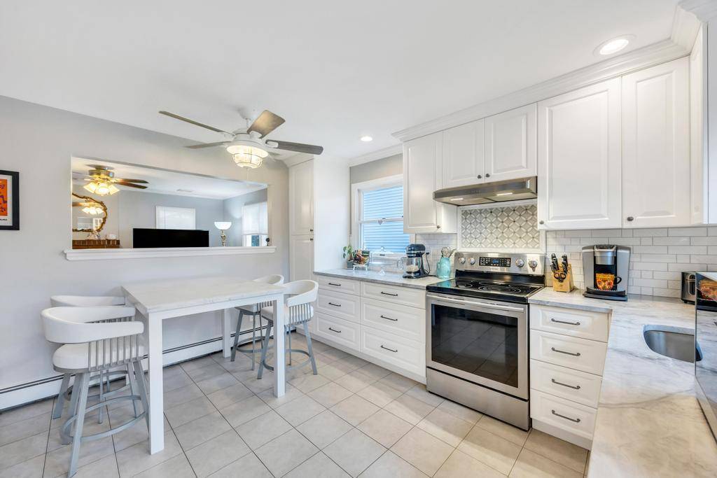 Bethpage, NY 11714,119 Floral AVE