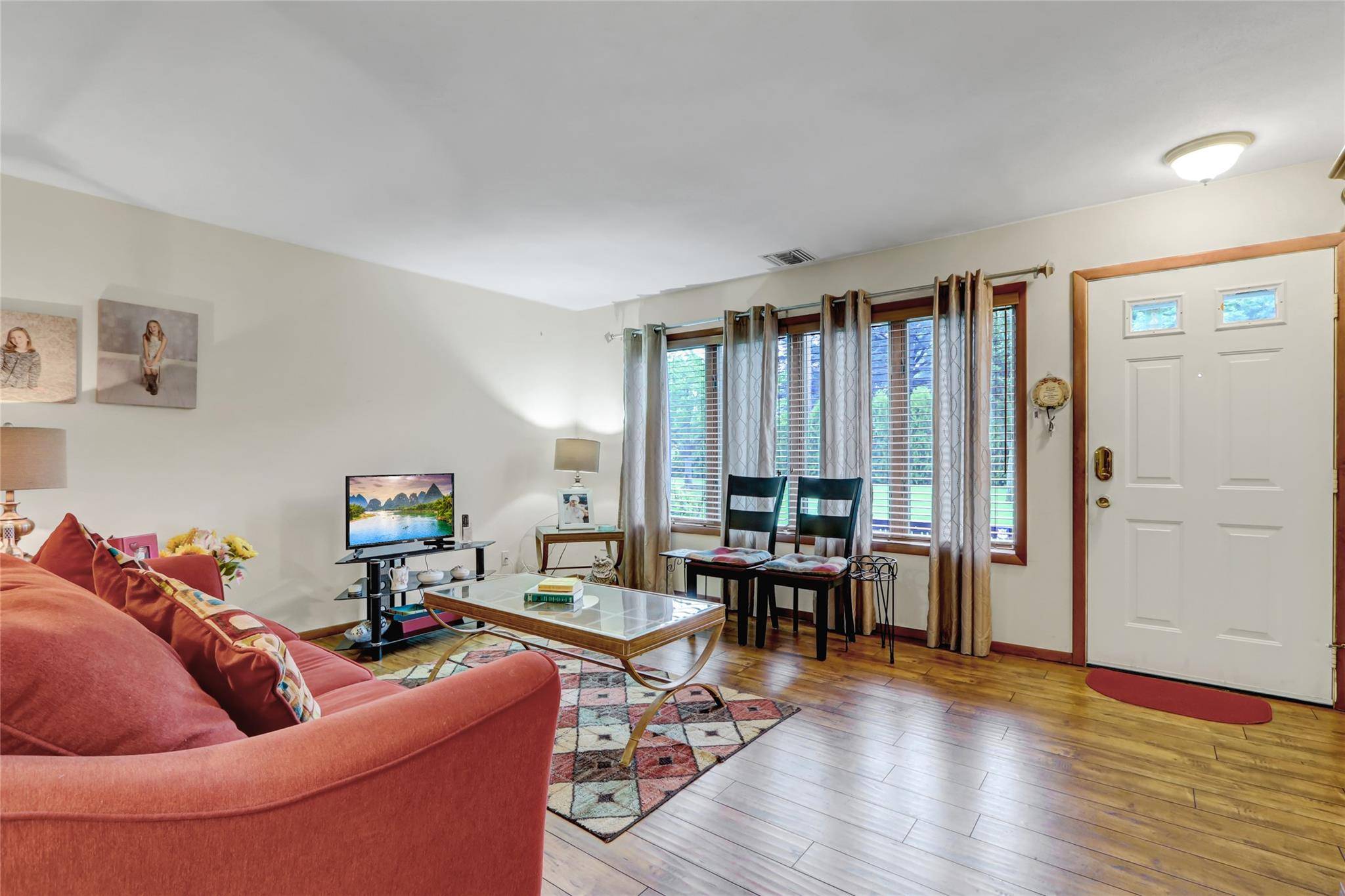 East Islip, NY 11730,20 Laurel Ave #83