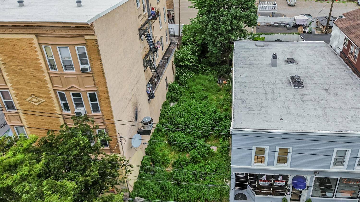 Yonkers, NY 10705,354 Riverdale AVE