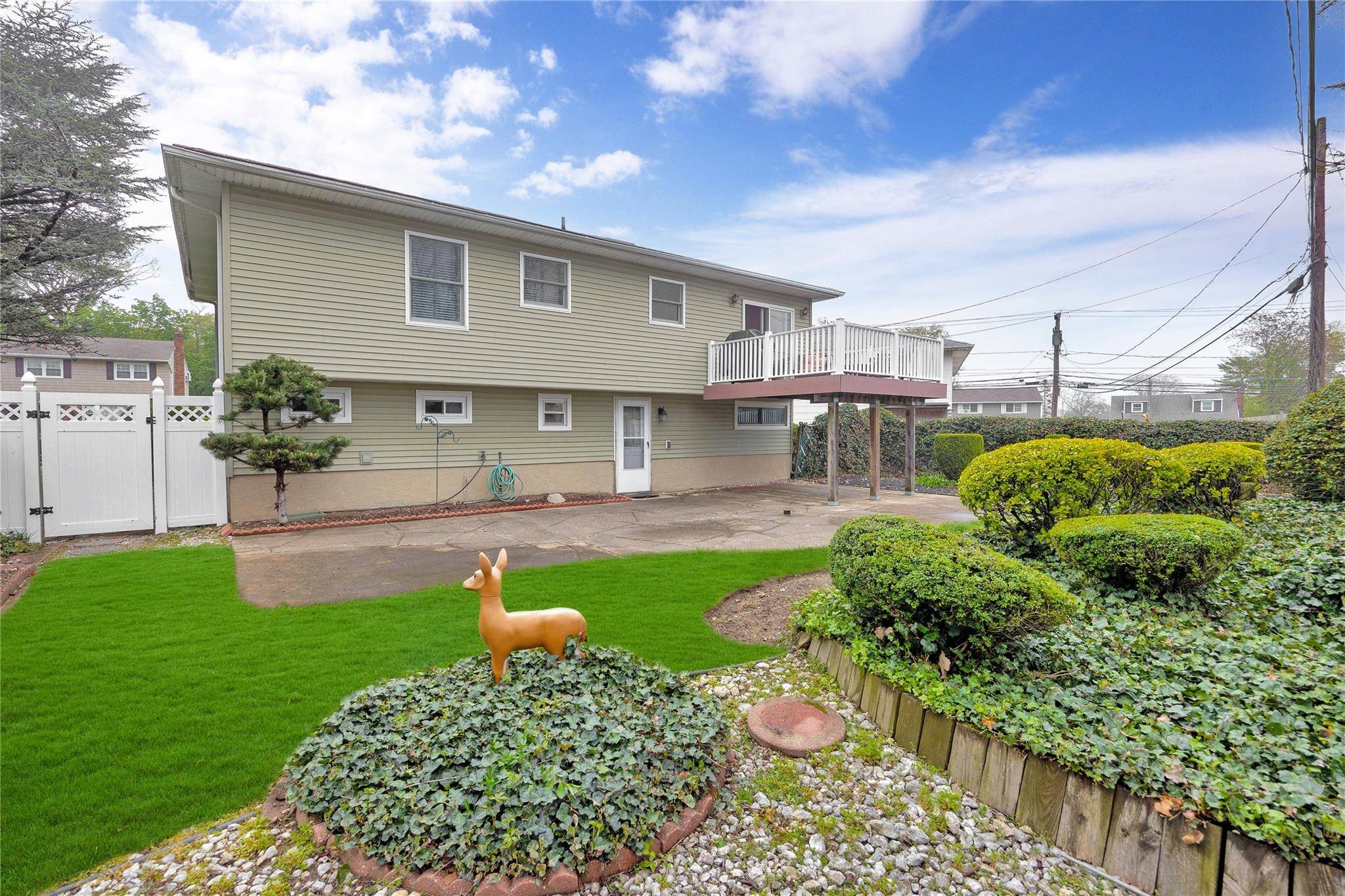 North Bellmore, NY 11710,2228 Stacey CT