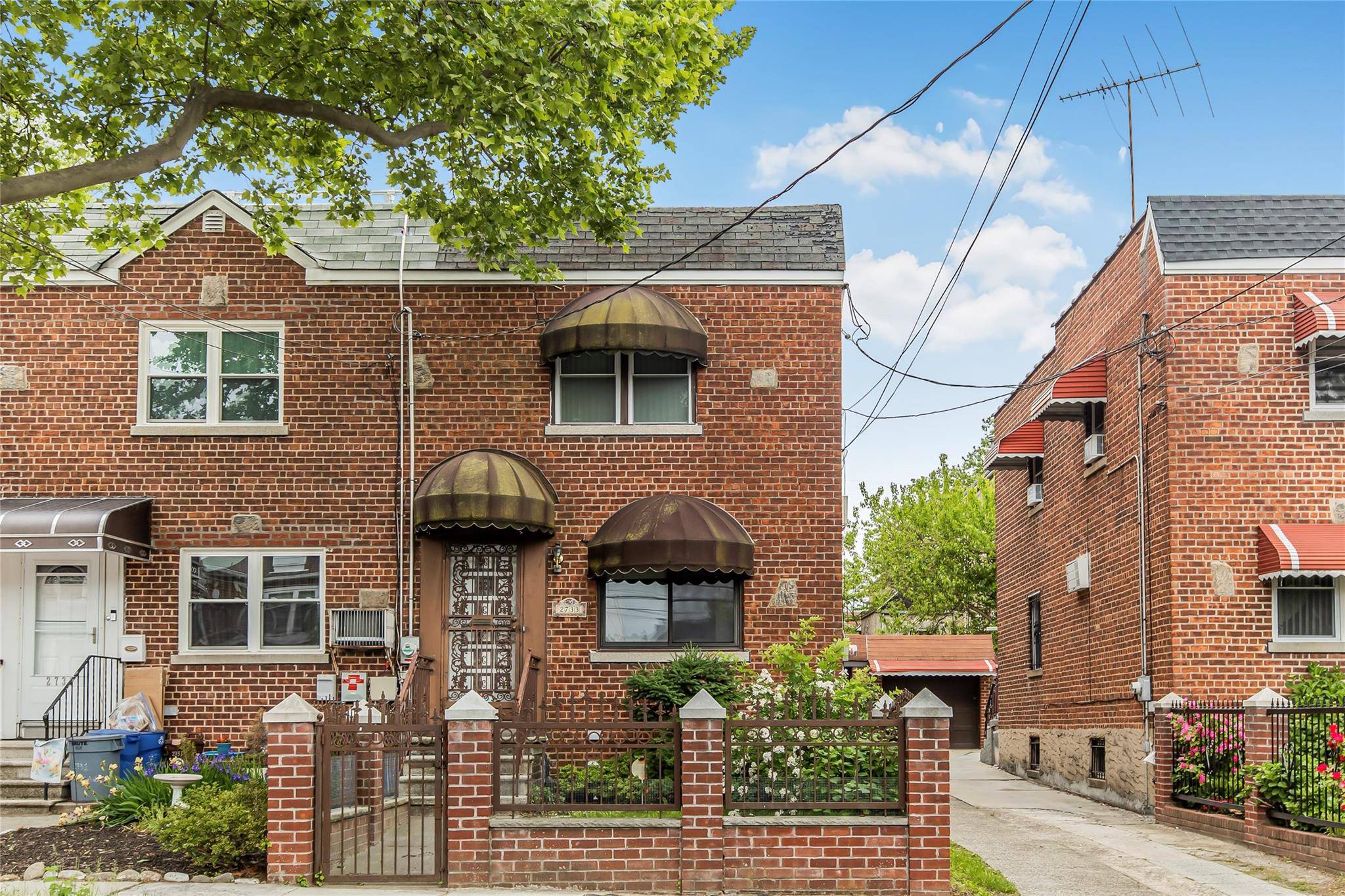 Bronx, NY 10469,2733 Tenbroeck AVE