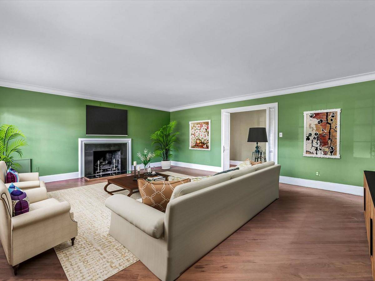 Garden City, NY 11530,114 Wickham RD