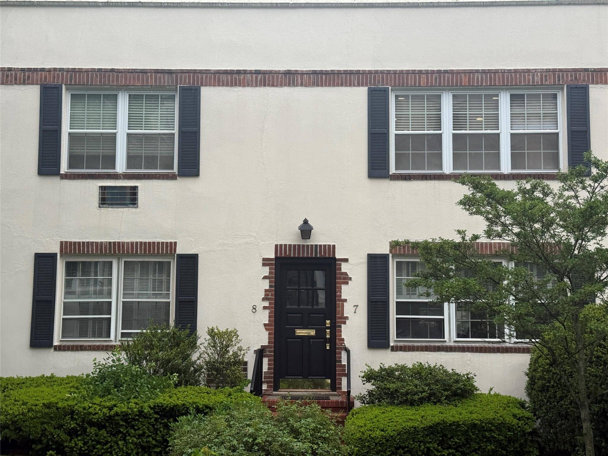 Bronxville, NY 10708,7 Lake AVE #7