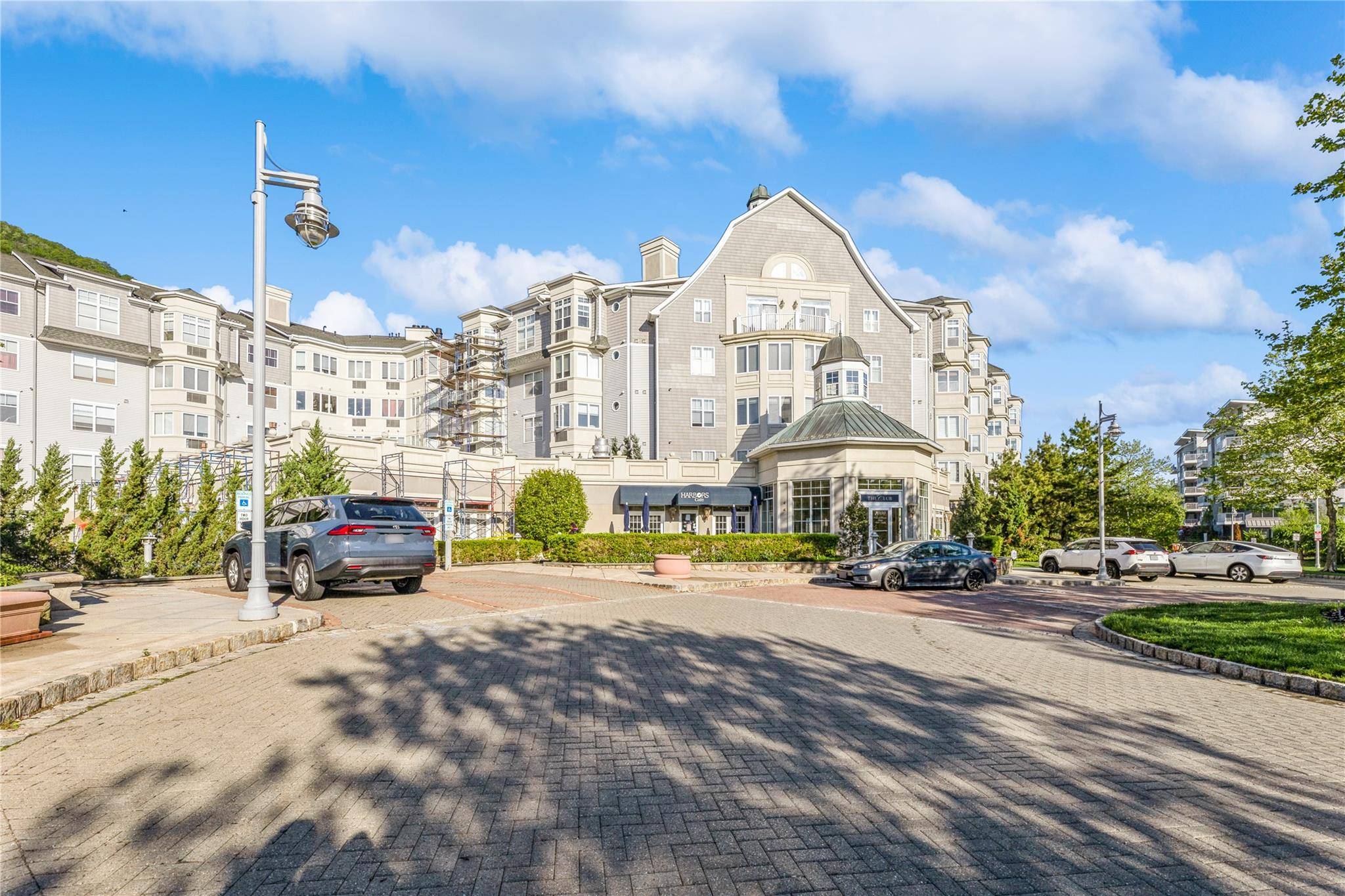 Haverstraw, NY 10927,1301 Round Pointe DR