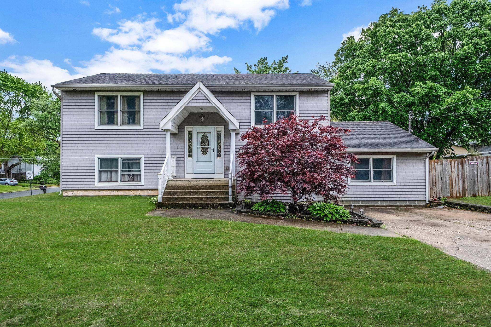 Selden, NY 11784,4 Flintlock LN