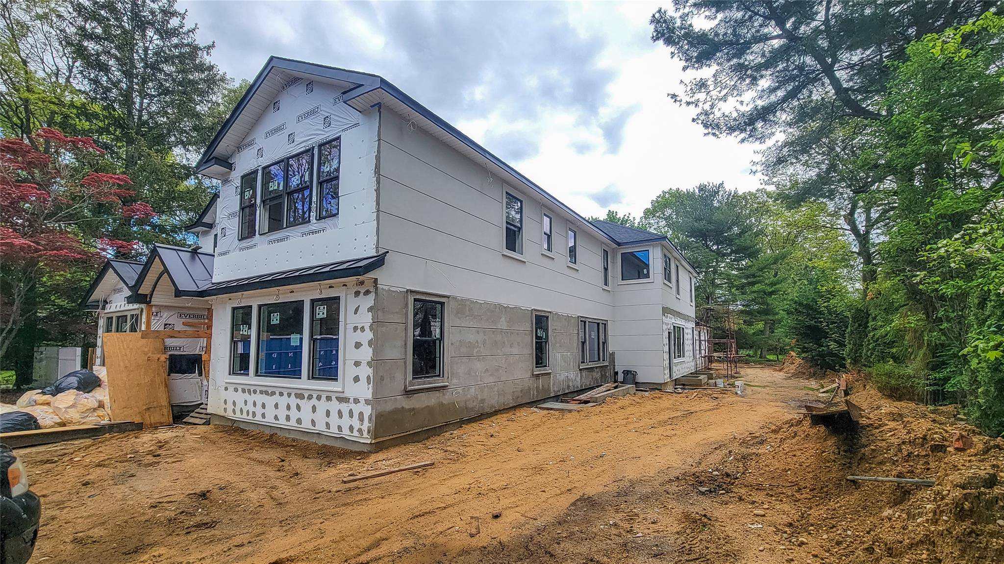 Dix Hills, NY 11746,1130 Carlls Straight PATH