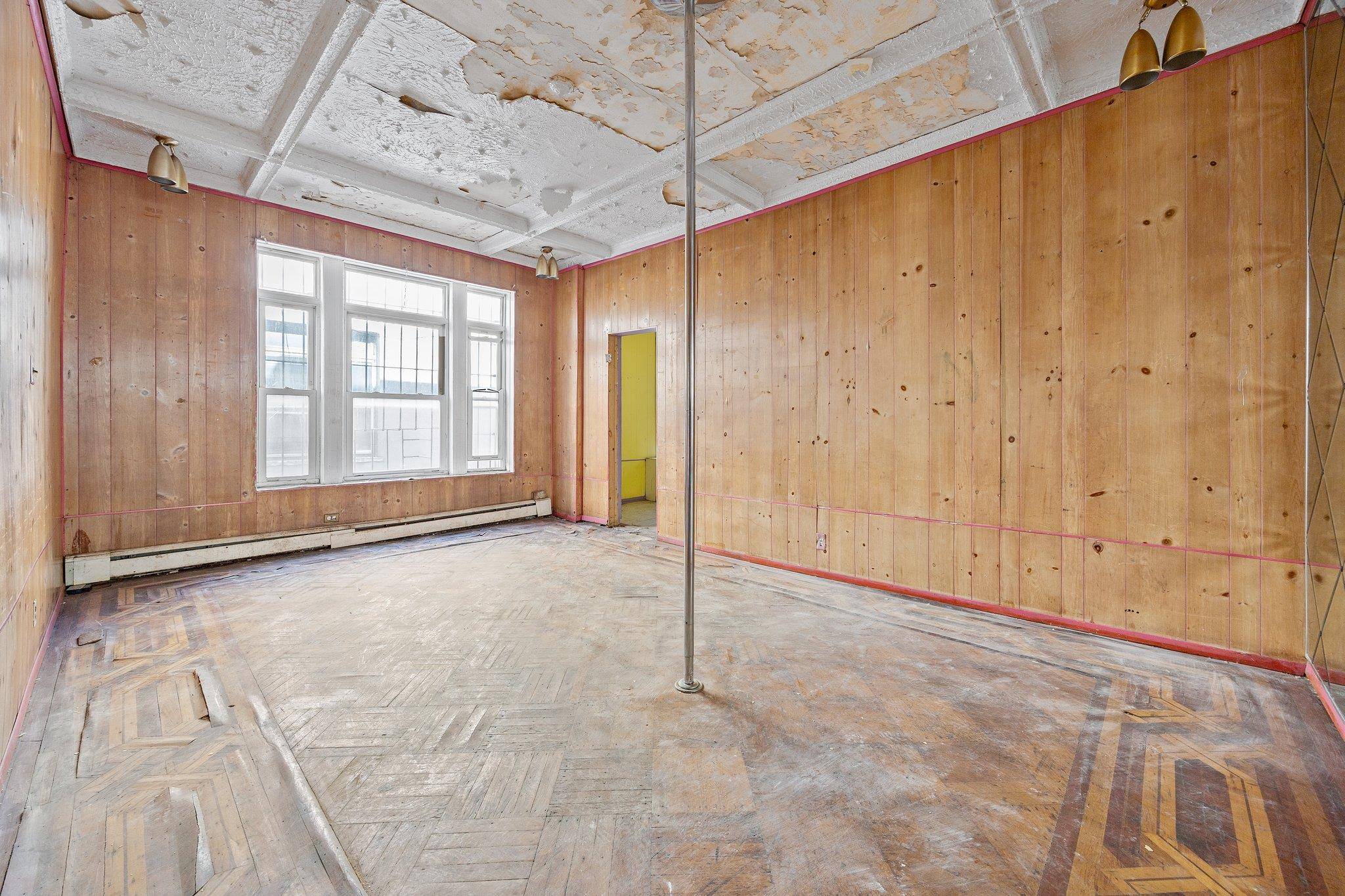 Brooklyn, NY 11213,1410 Lincoln PL