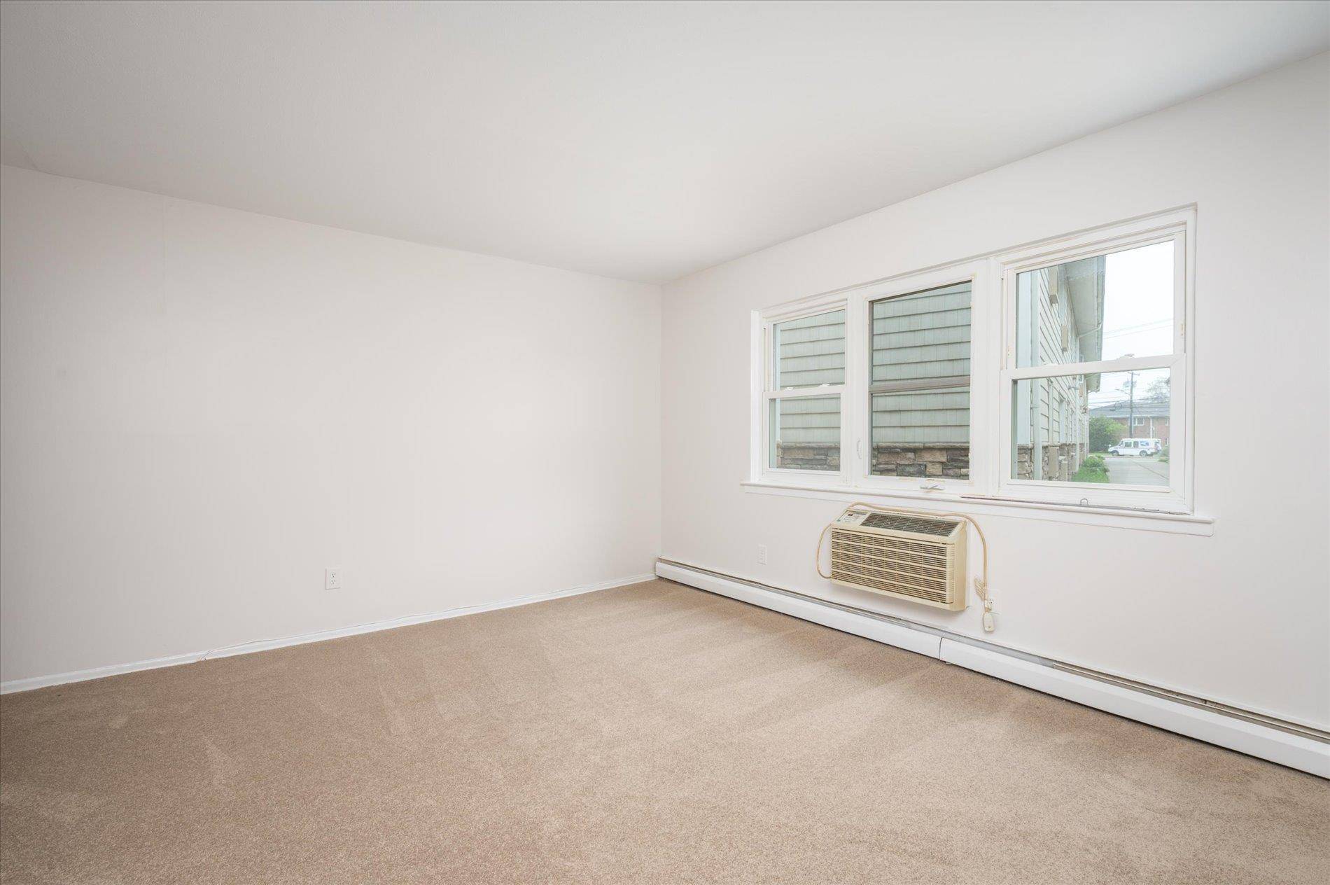 Farmingdale, NY 11735,490 Main ST #13C