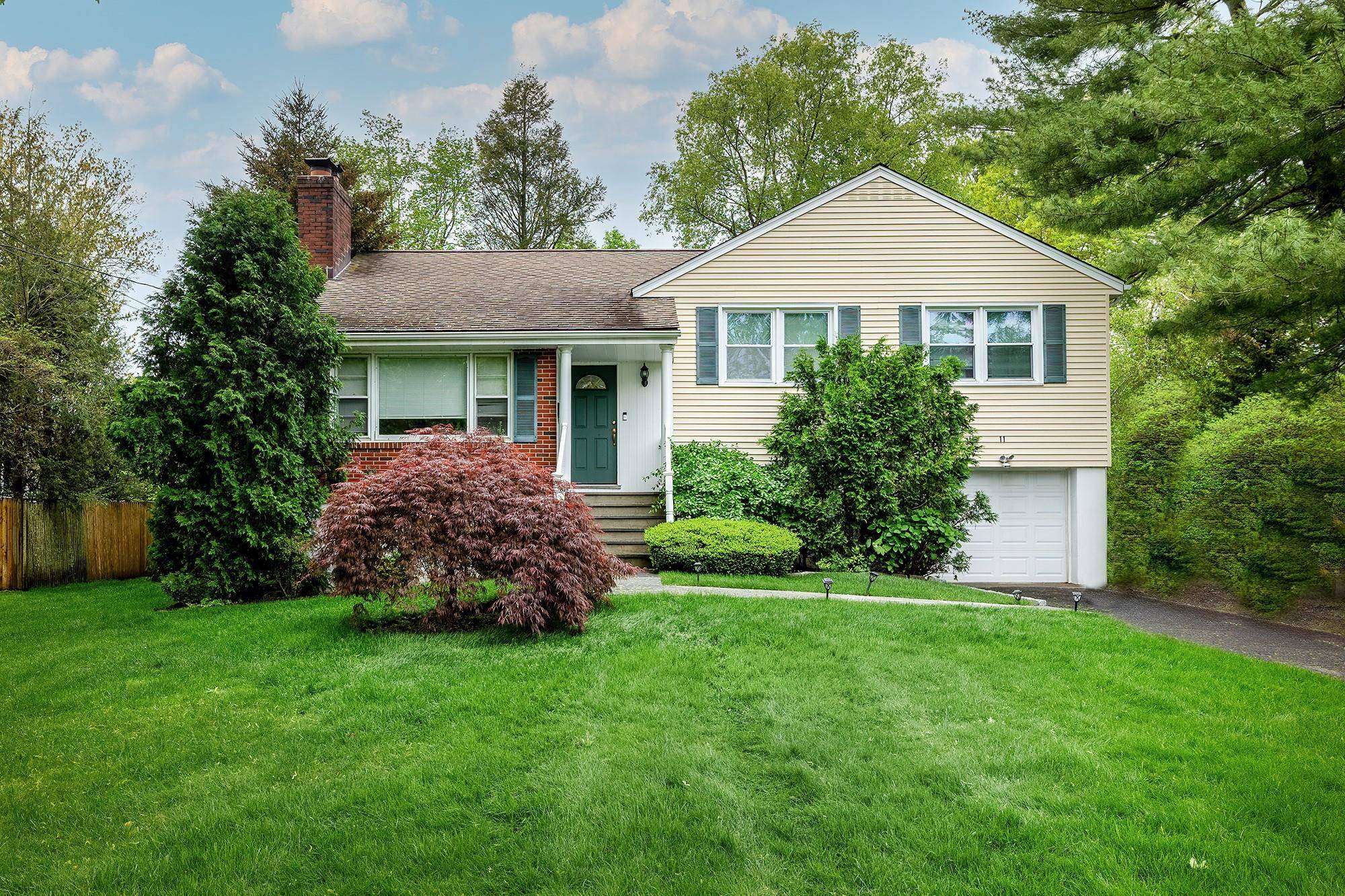 Rye Brook, NY 10573,11 Latonia RD